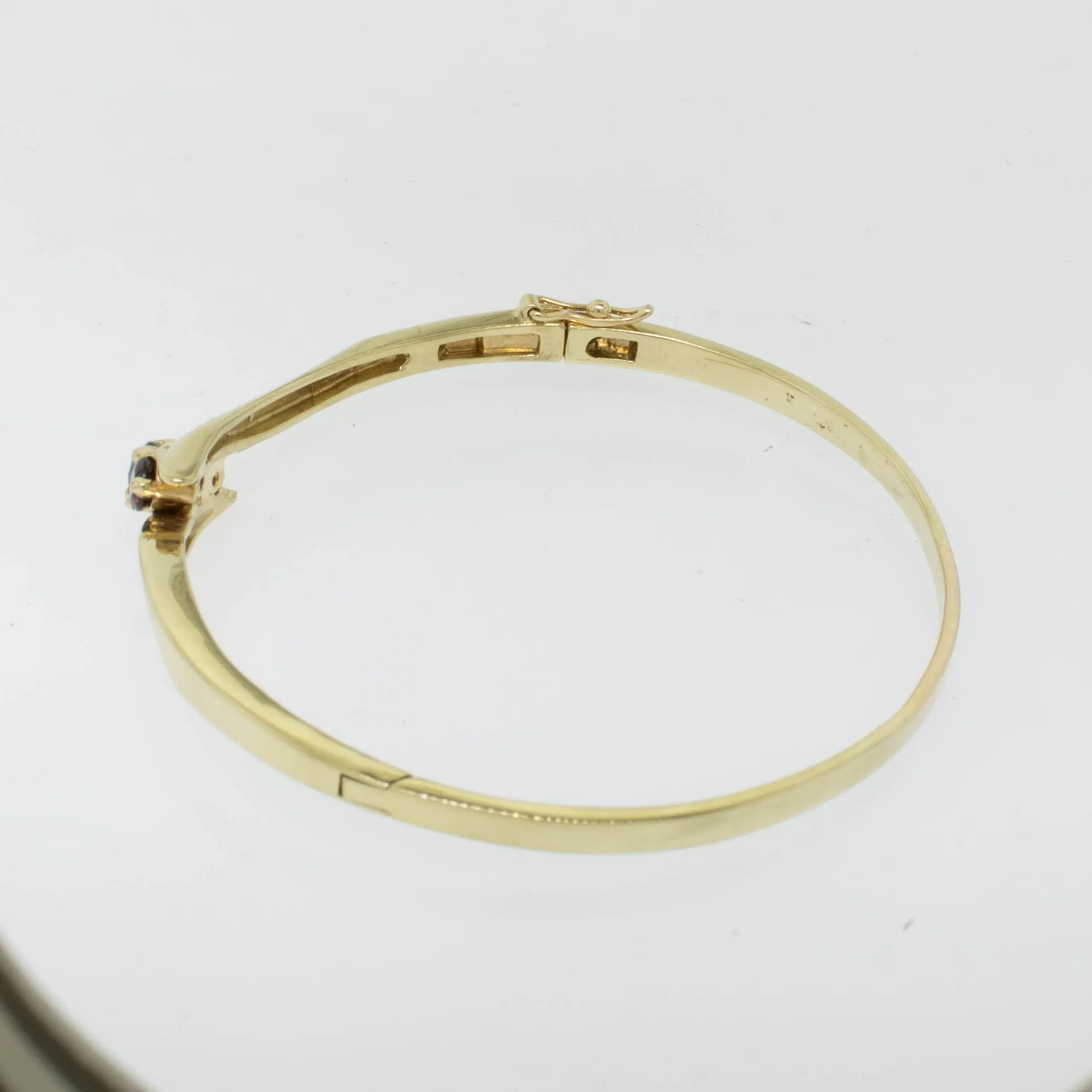 14K Yellow Gold 7.5" Bangle Bracelet w Garnet, Sapphire and Diamond (Preowned)