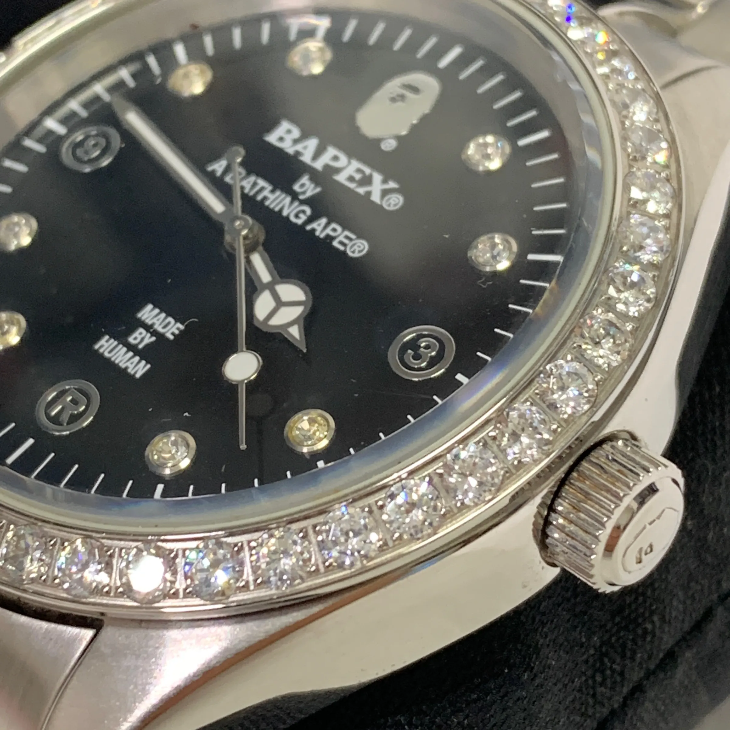 A Bathing Ape Bape Swarovski Crystal Big Face Watch Silver Gold
