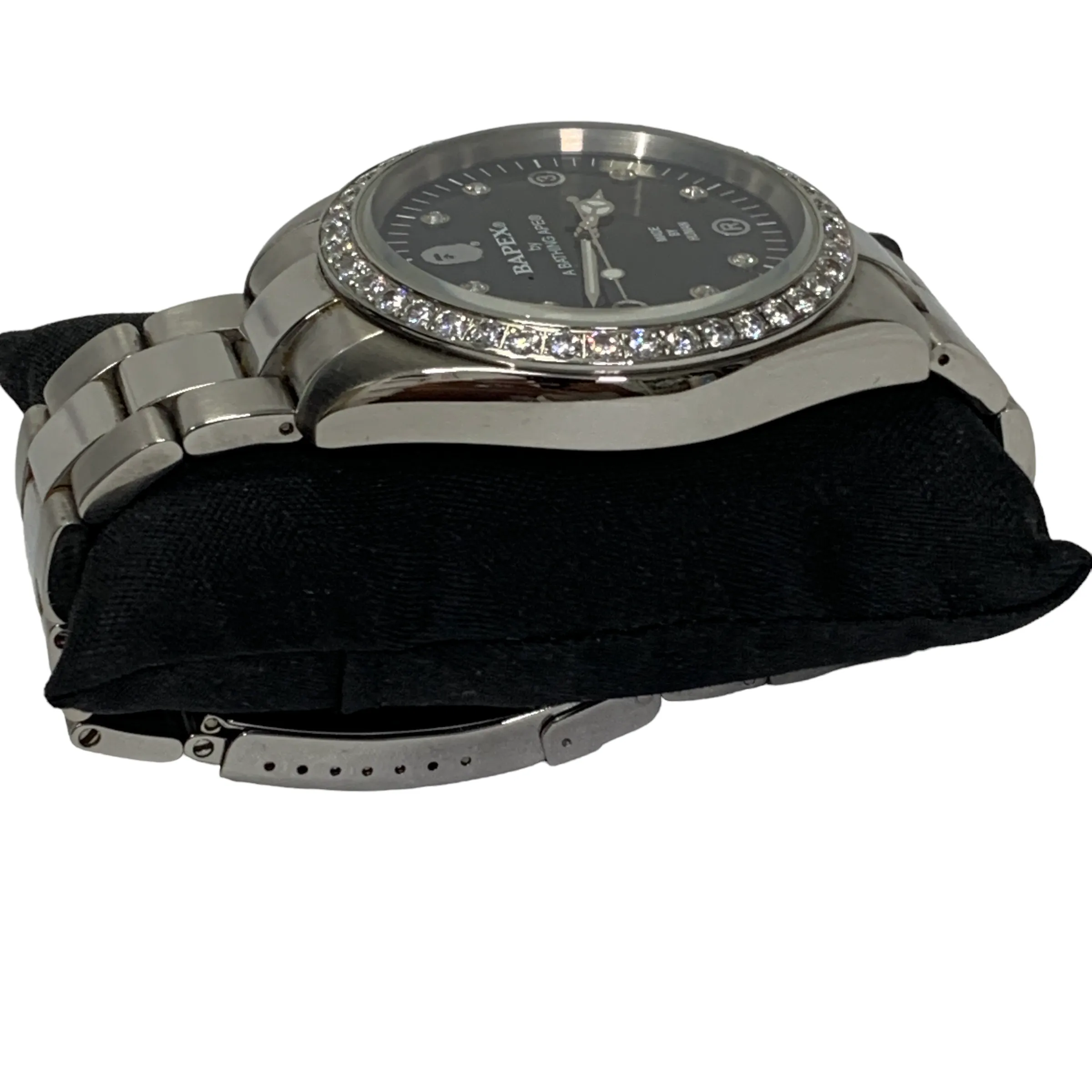 A Bathing Ape Bape Swarovski Crystal Big Face Watch Silver Gold
