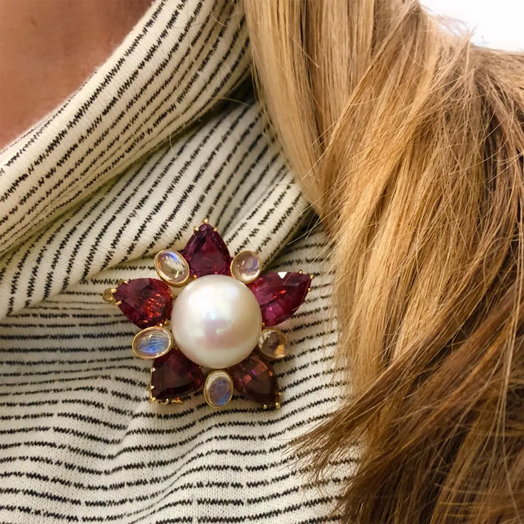 A Rare 20.7 mm South Sea Pearl Brooch/Pendant by Prince Dimitri