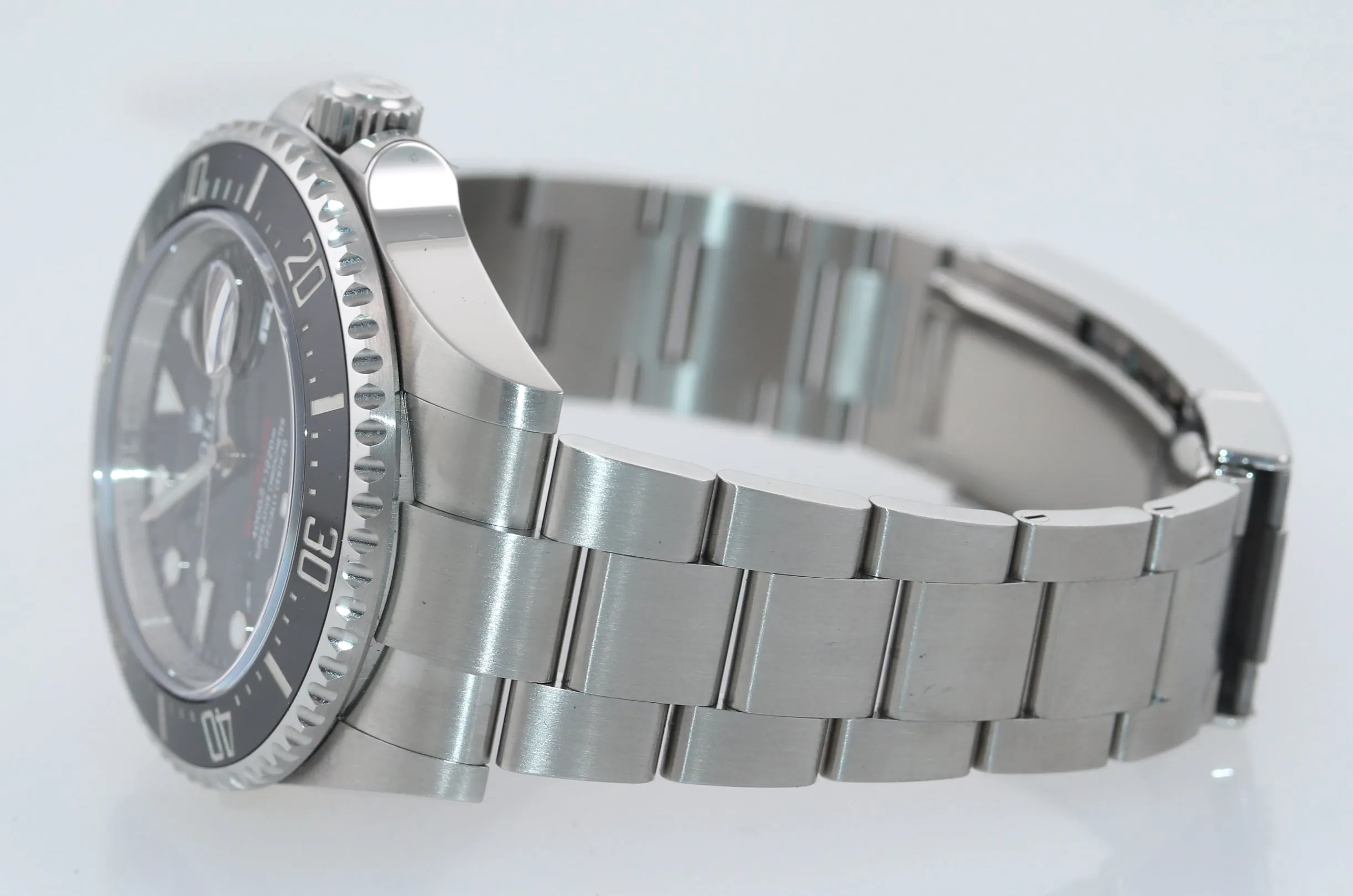 APRIL 2021 BRAND NEW PAPERS Mark II Rolex Red Sea-Dweller 43mm 126600 Watch
