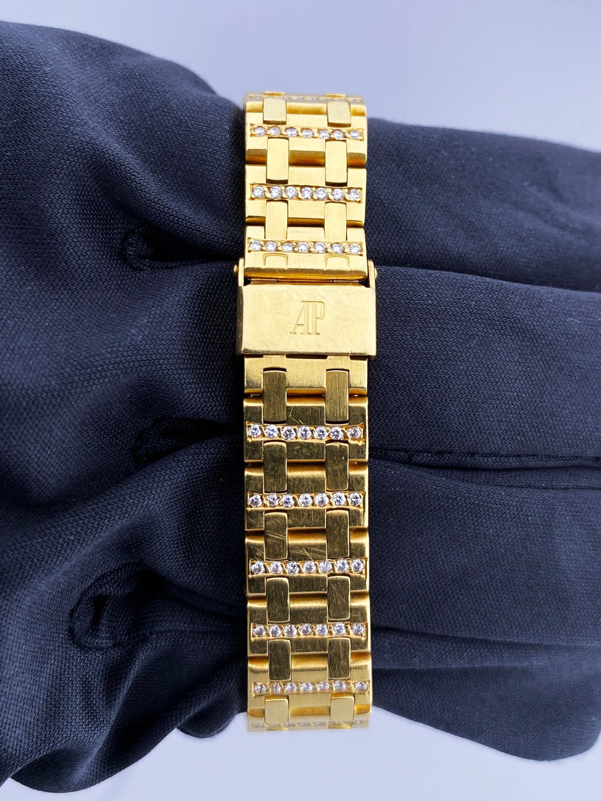 Audemars Piguet Royal Oak Diamond Dial 18K Yellow Gold Ladies Watch