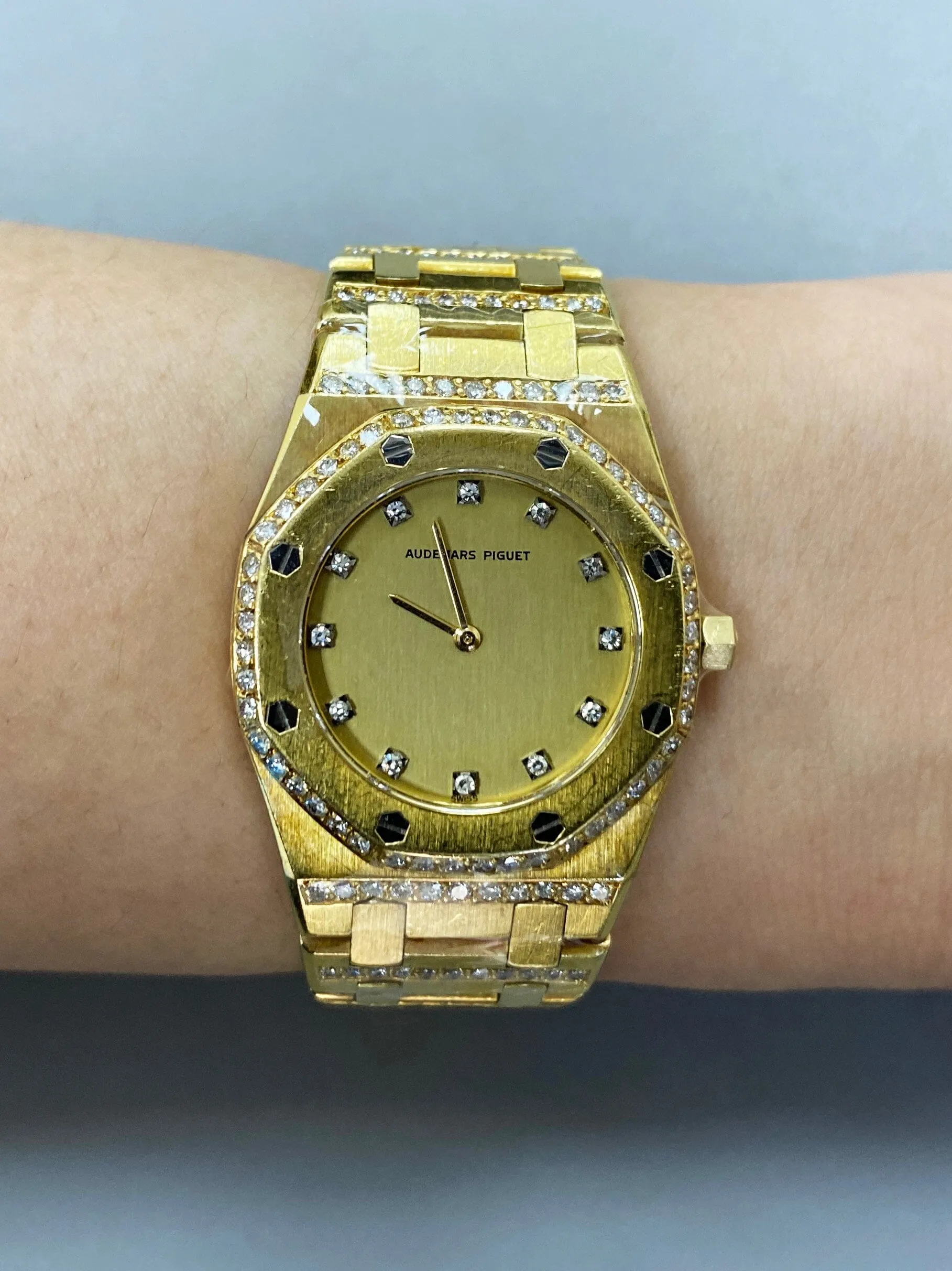 Audemars Piguet Royal Oak Diamond Dial 18K Yellow Gold Ladies Watch