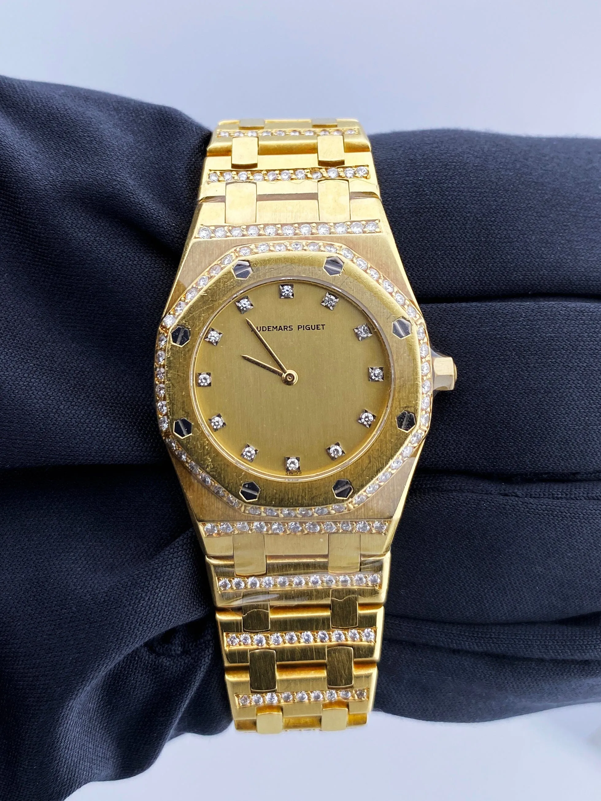 Audemars Piguet Royal Oak Diamond Dial 18K Yellow Gold Ladies Watch