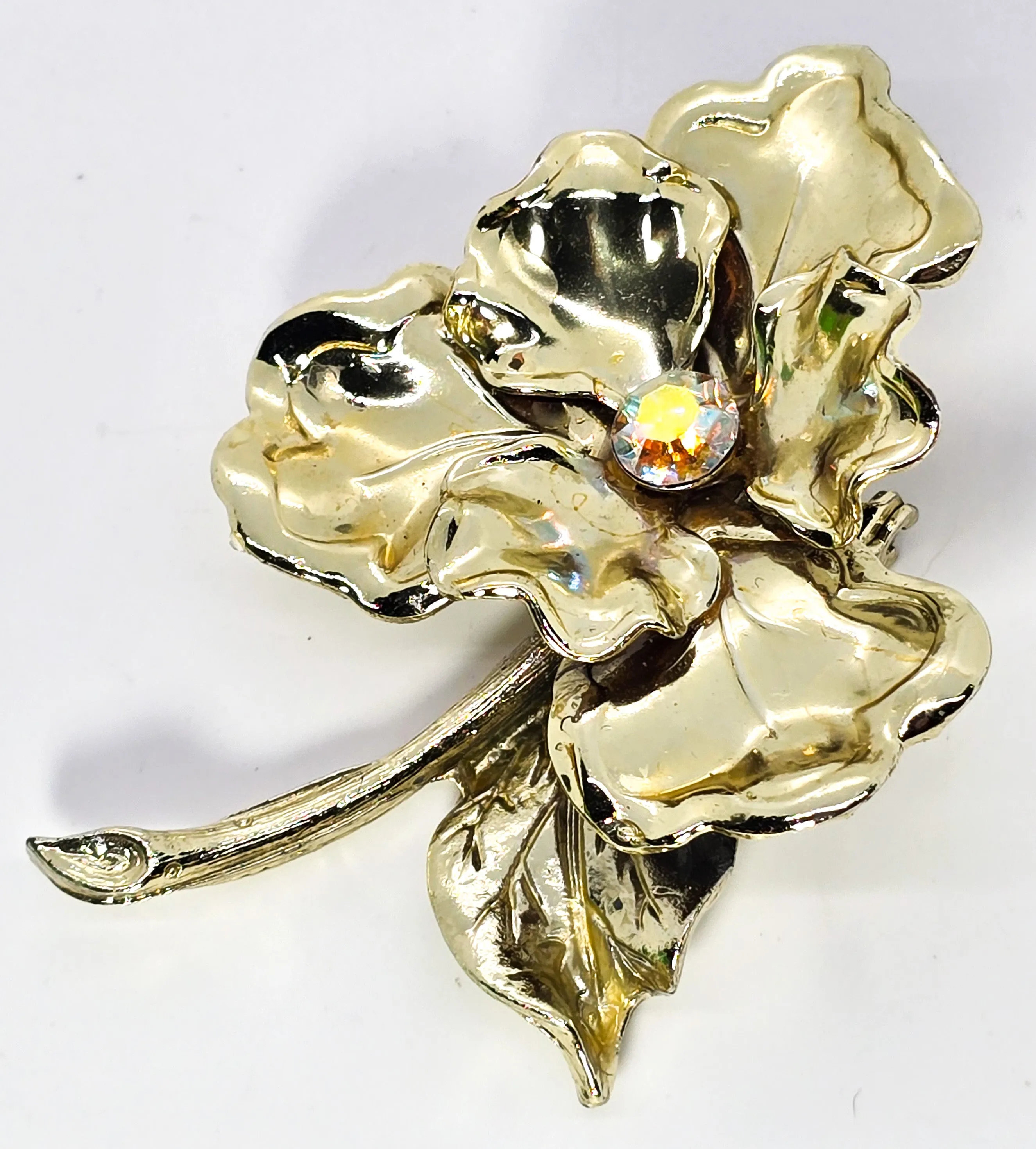 Aurora Borealis rhinestone gold toned flower vintage mid century brooch