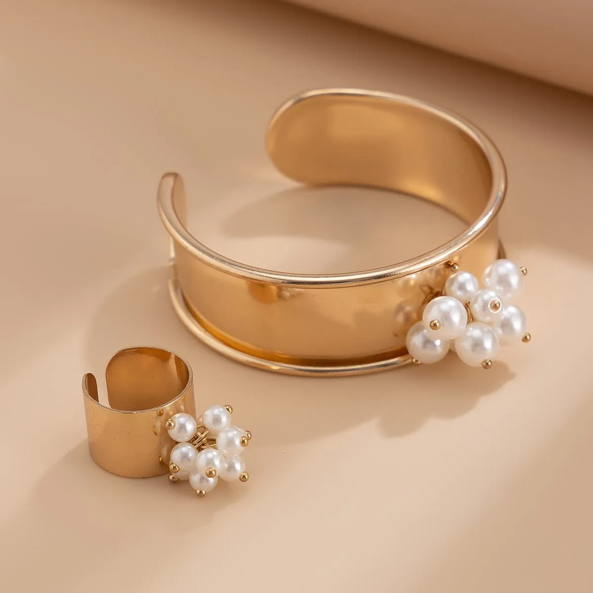 Baroque Glossy Pearl Charm Open Wide Cuff Bangle Bracelet Ring Set