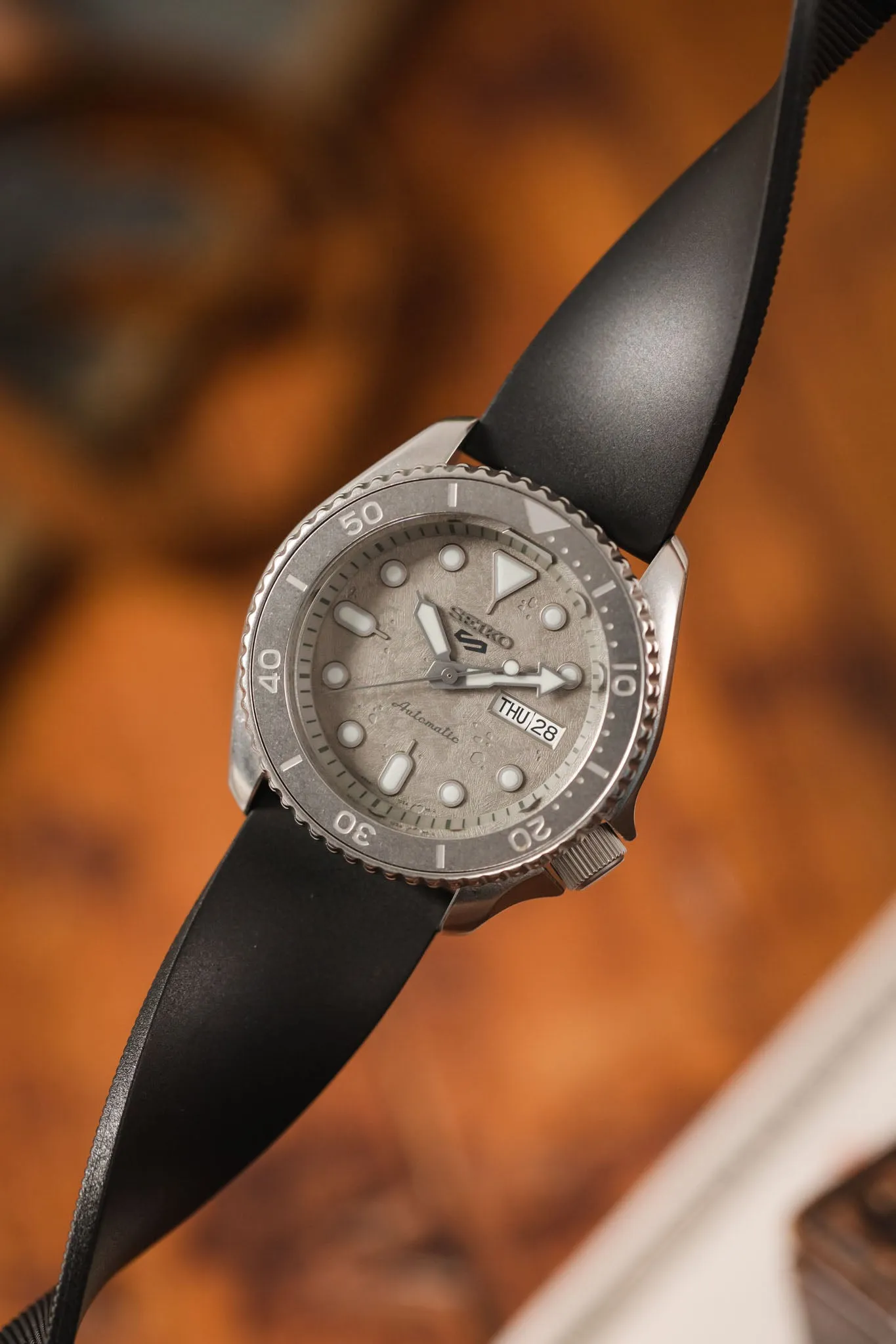 Bonetto Cinturini 270 Self-Punch Rubber Watch Strap in BLACK