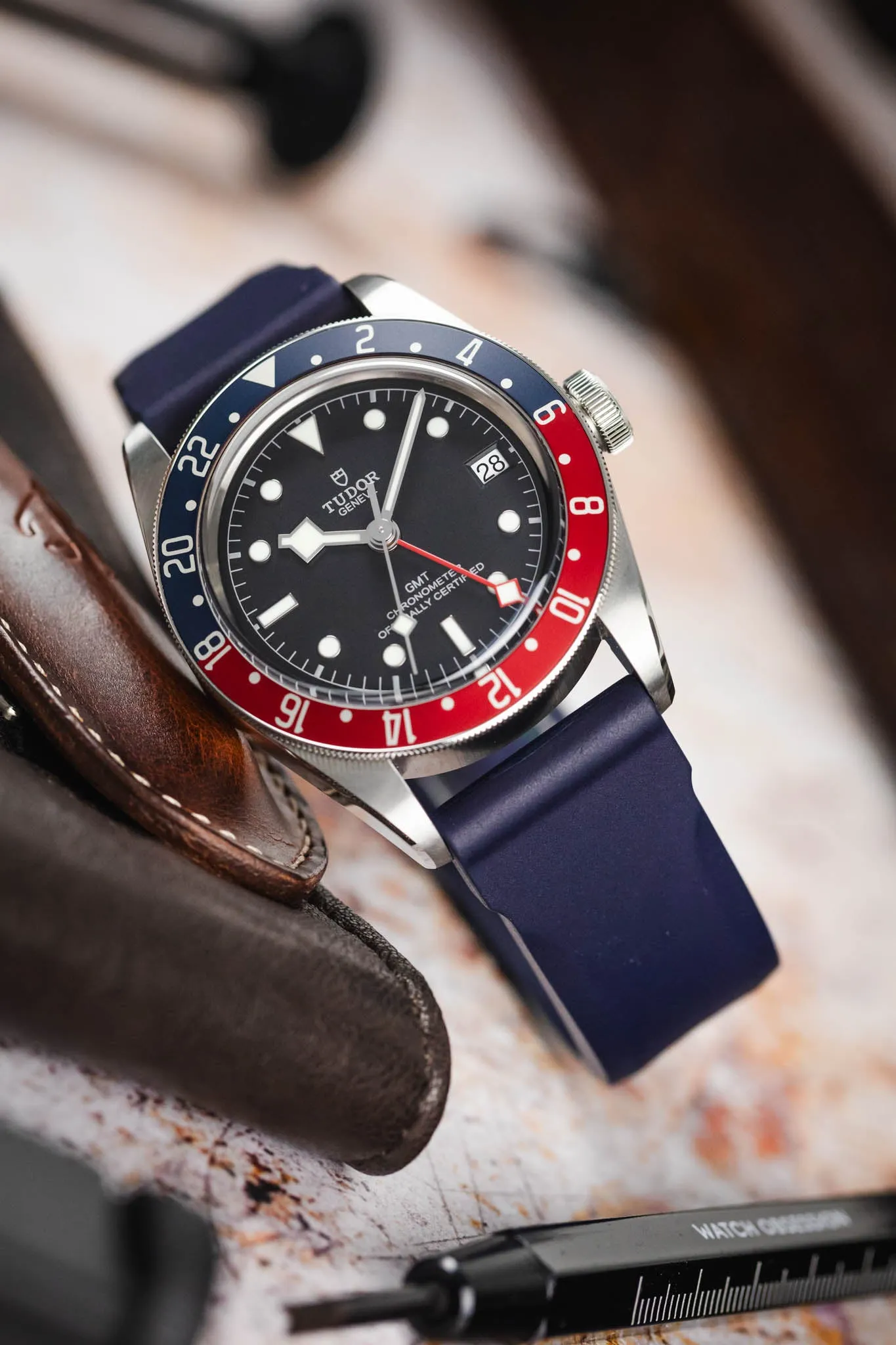 Bonetto Cinturini 317 Premium Rubber Watch Strap in DARK BLUE