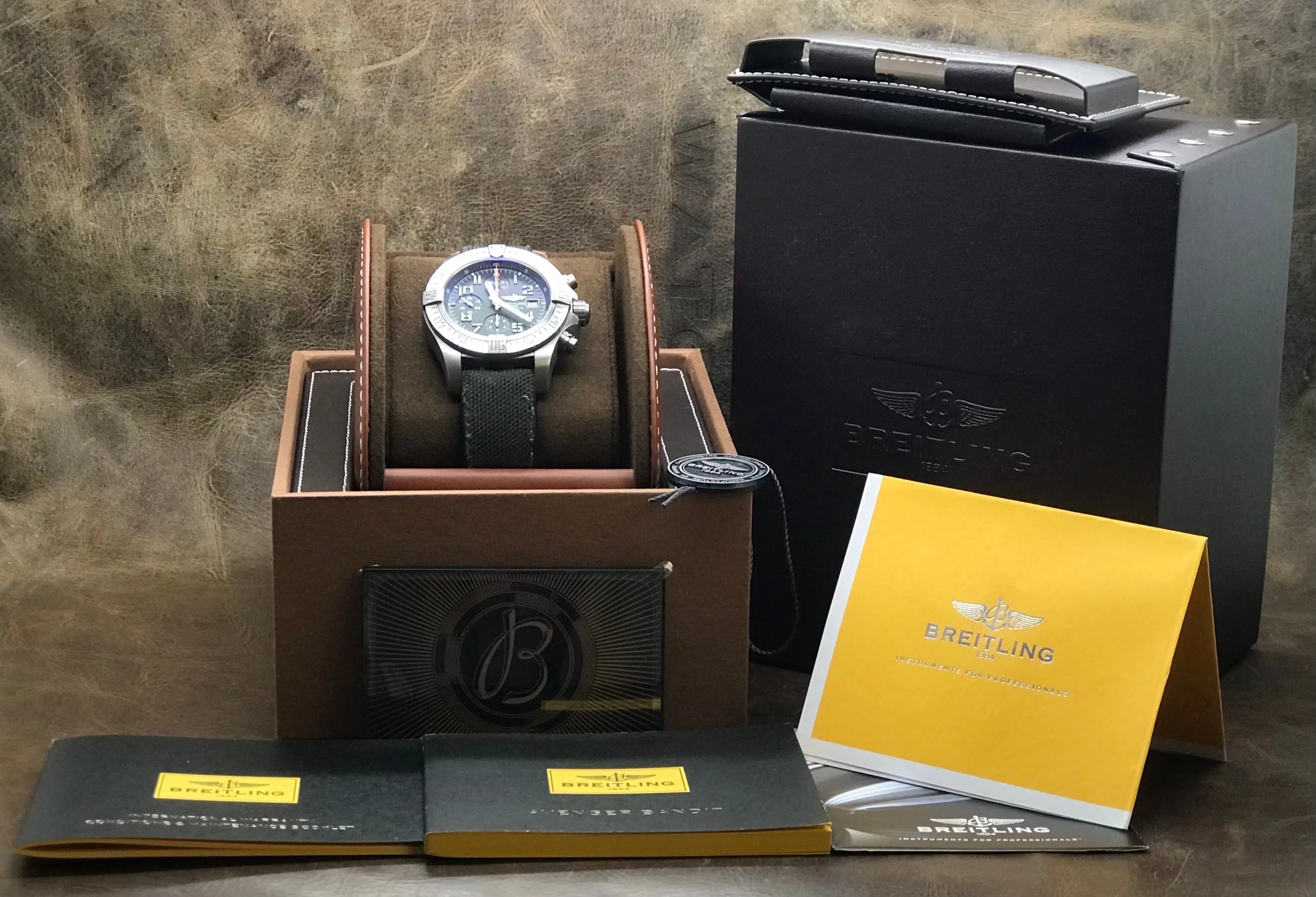 Breitling Avenger Chronograph Bandit E13383 Grey Dial Automatic Men's Watch