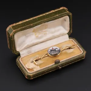 Brooch Cartier Antique 18 kt Yellow Gold and Porcelain