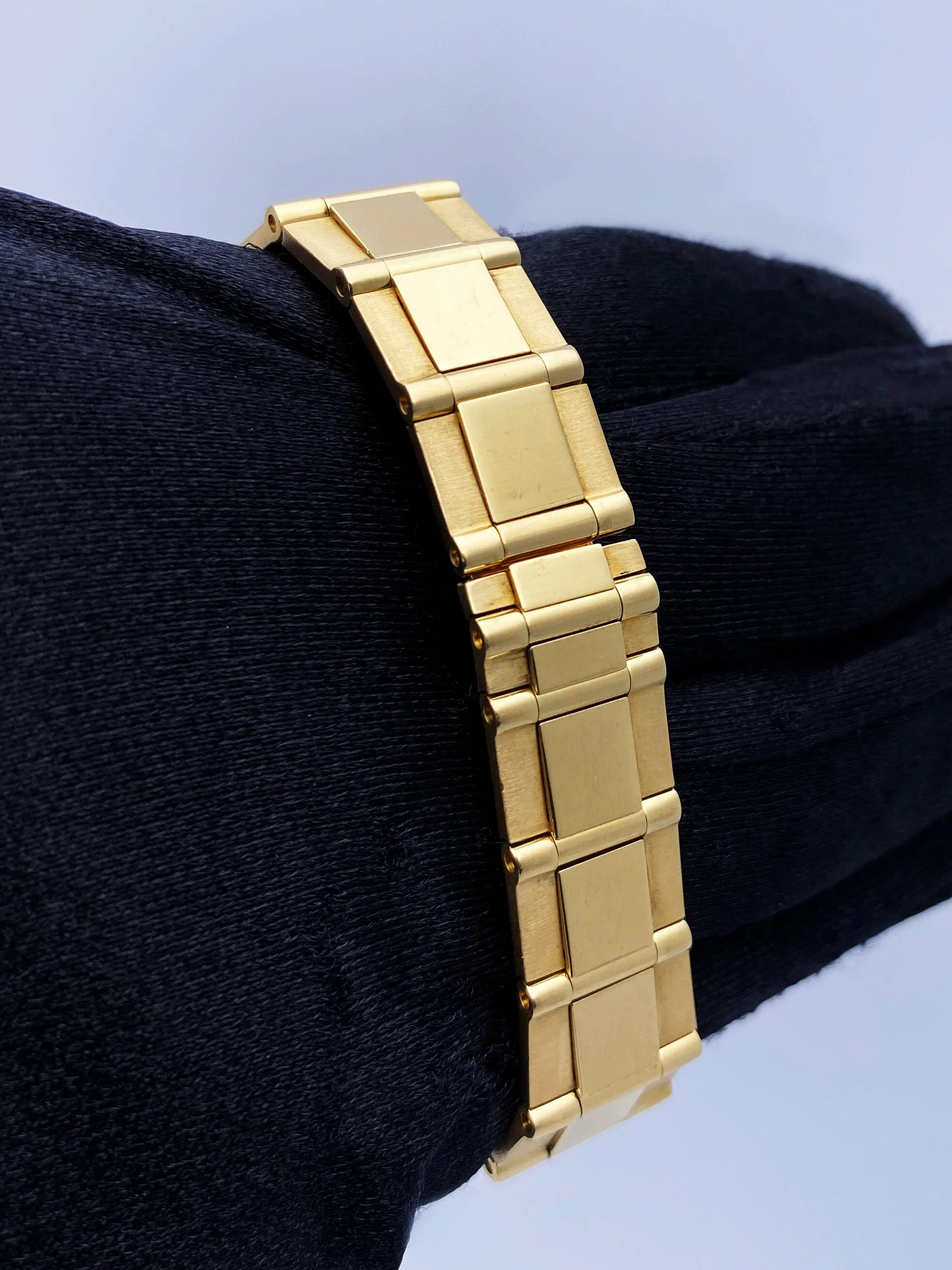 Bvlgari Diagono LCV 29 G Midsize 18K Yellow Gold Ladies Watch