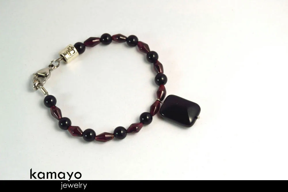 CAPRICORN JEWELRY SET - Princess Necklace and Bracelet with Black Onyx Pendants and Red Garnet Beads