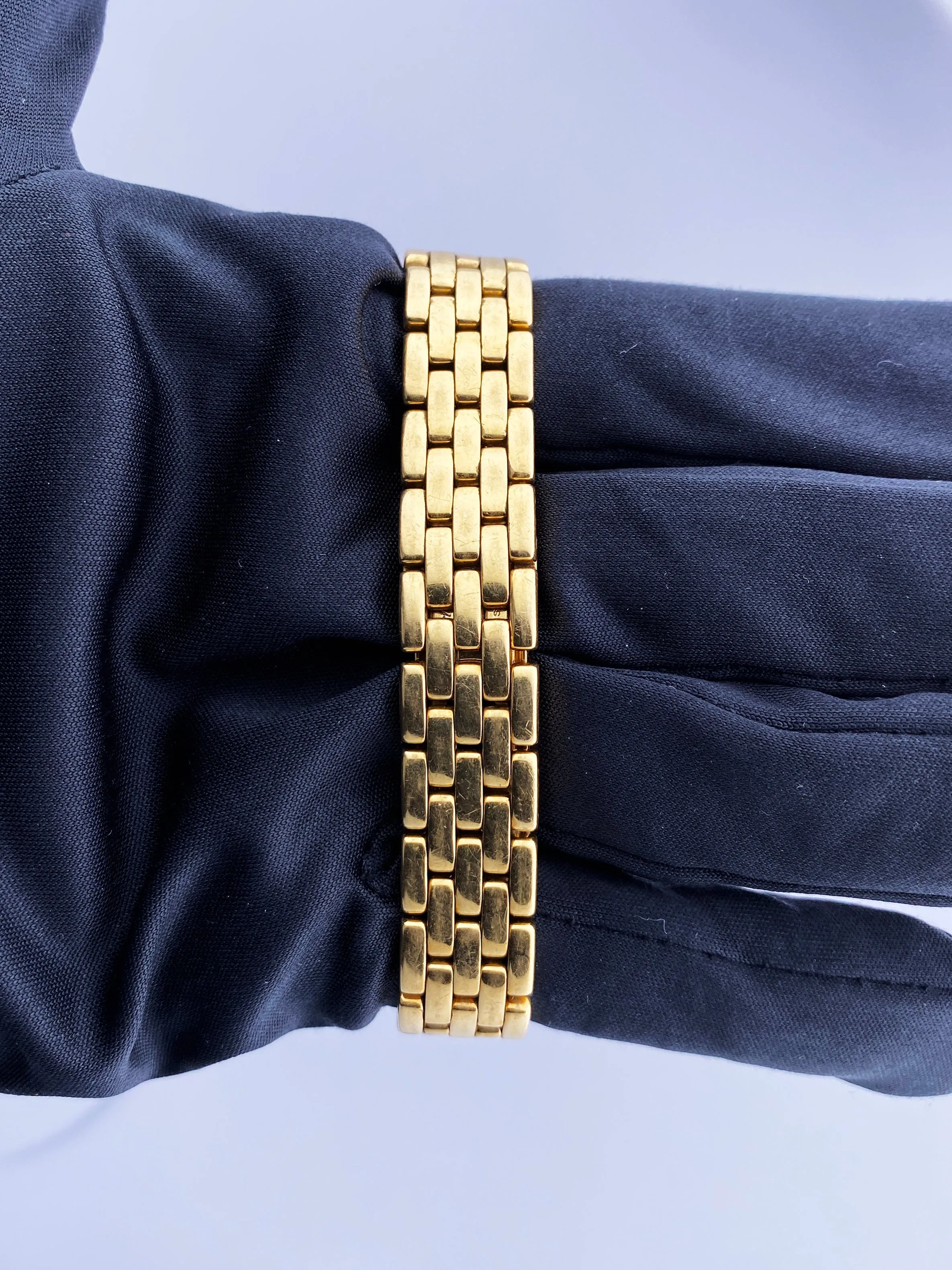 Cartier Panthere Mother of Pearl 18k Yellow Gold & Diamonds Ladies watch.