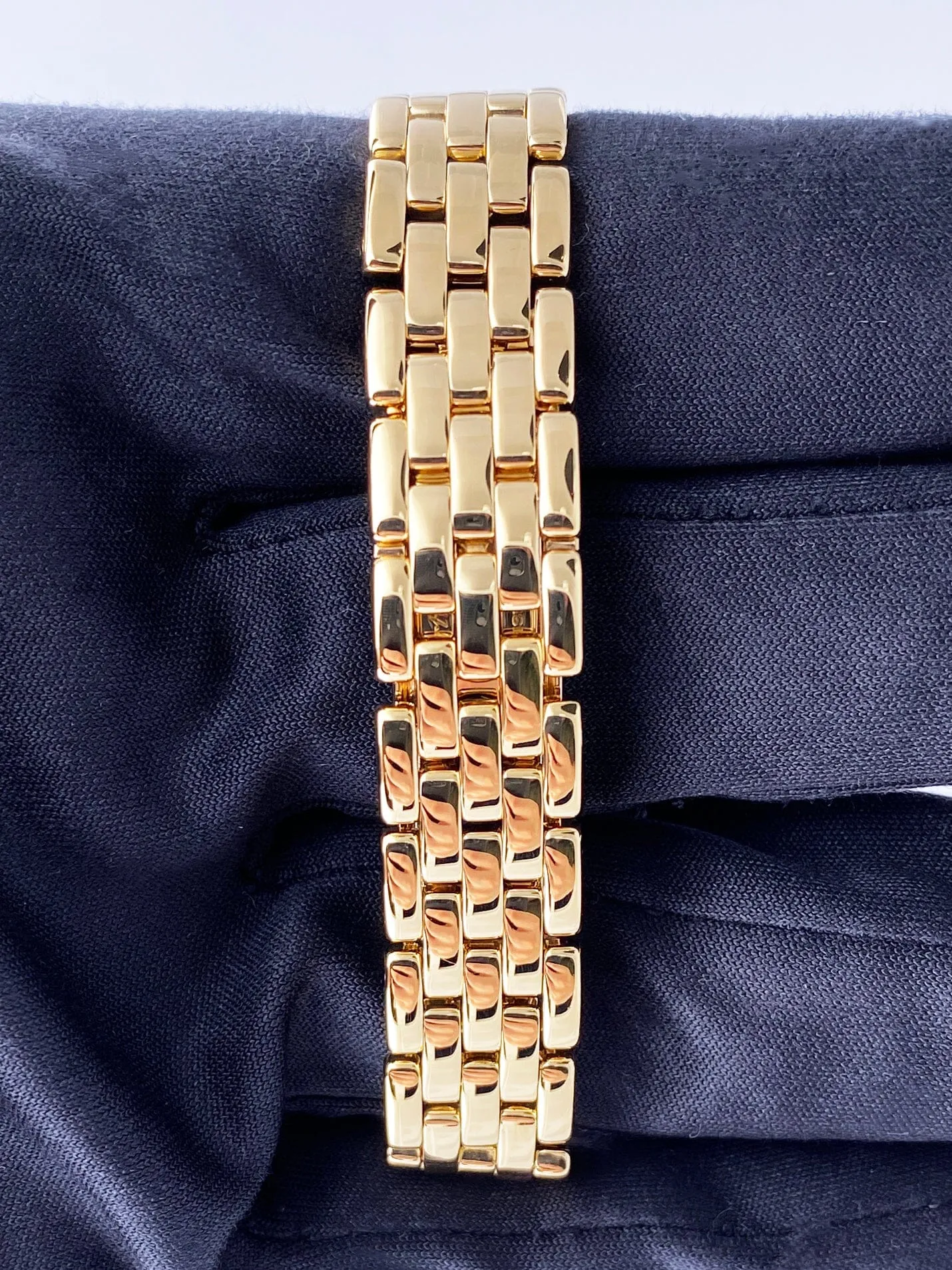 Cartier Panthere W25022B9 18K Yellow Gold Ladies Watch