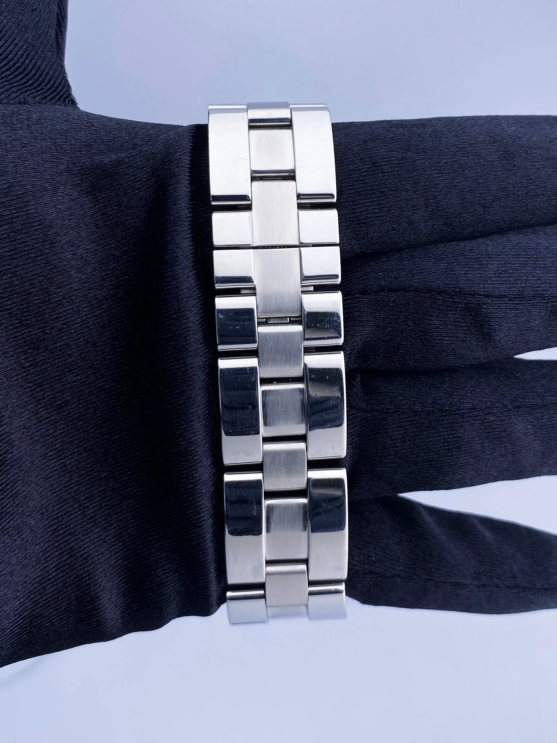 Cartier Roadster XL 2618 Sliver Dial Mens Watch