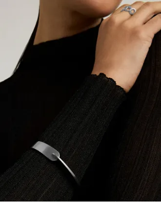 Crosby Hinged Bangle 676