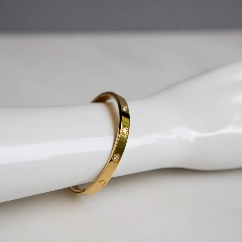 Heart CZ Bangle Bracelet (Gold)