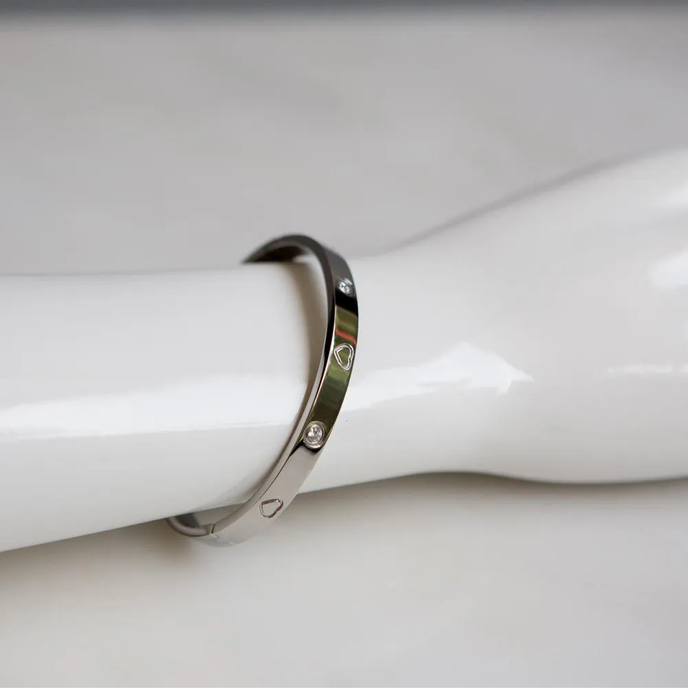 Heart CZ Bangle Bracelet (Silver)