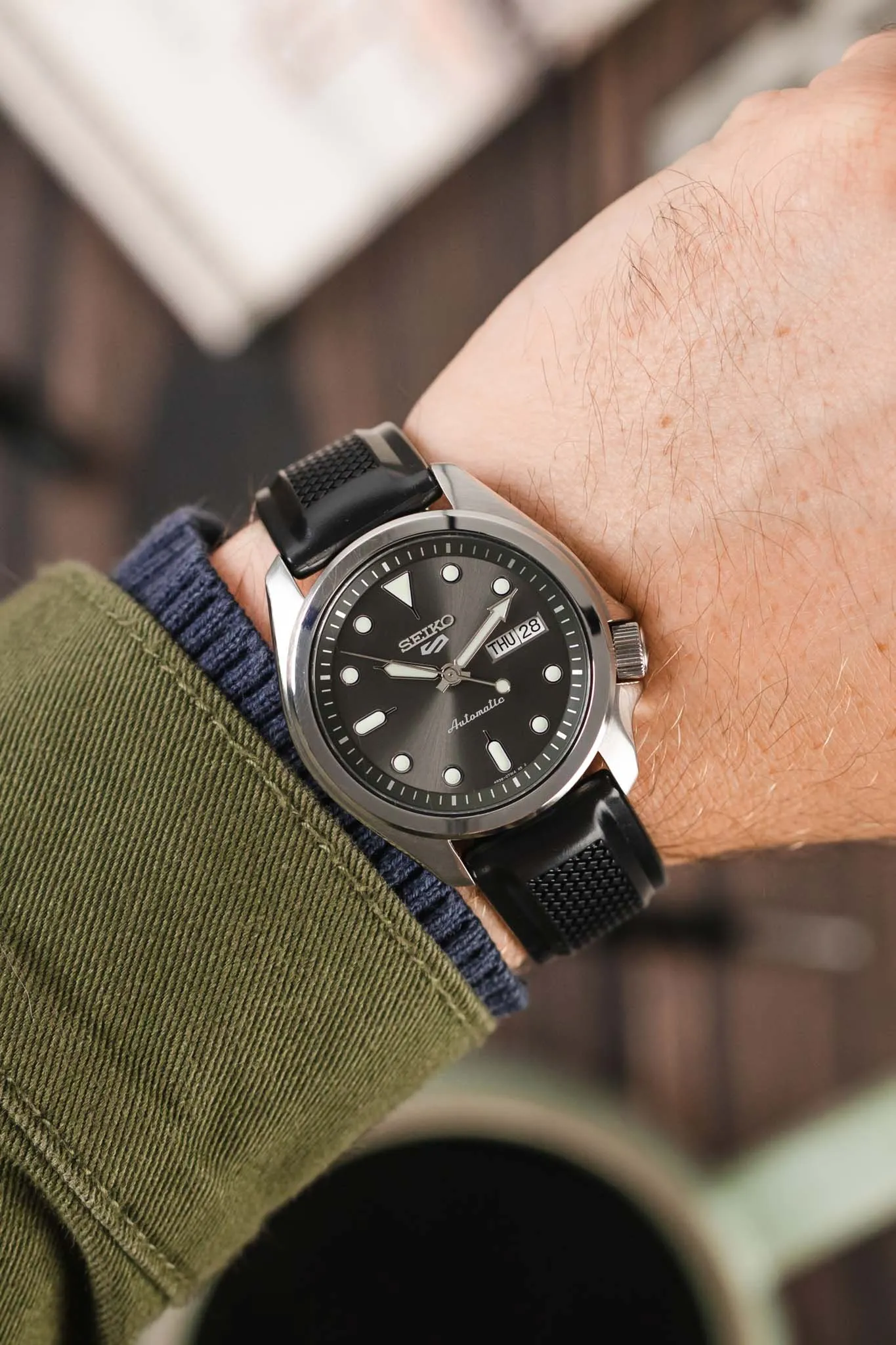 Hirsch ACCENT Natural Rubber Watch Strap in BLACK