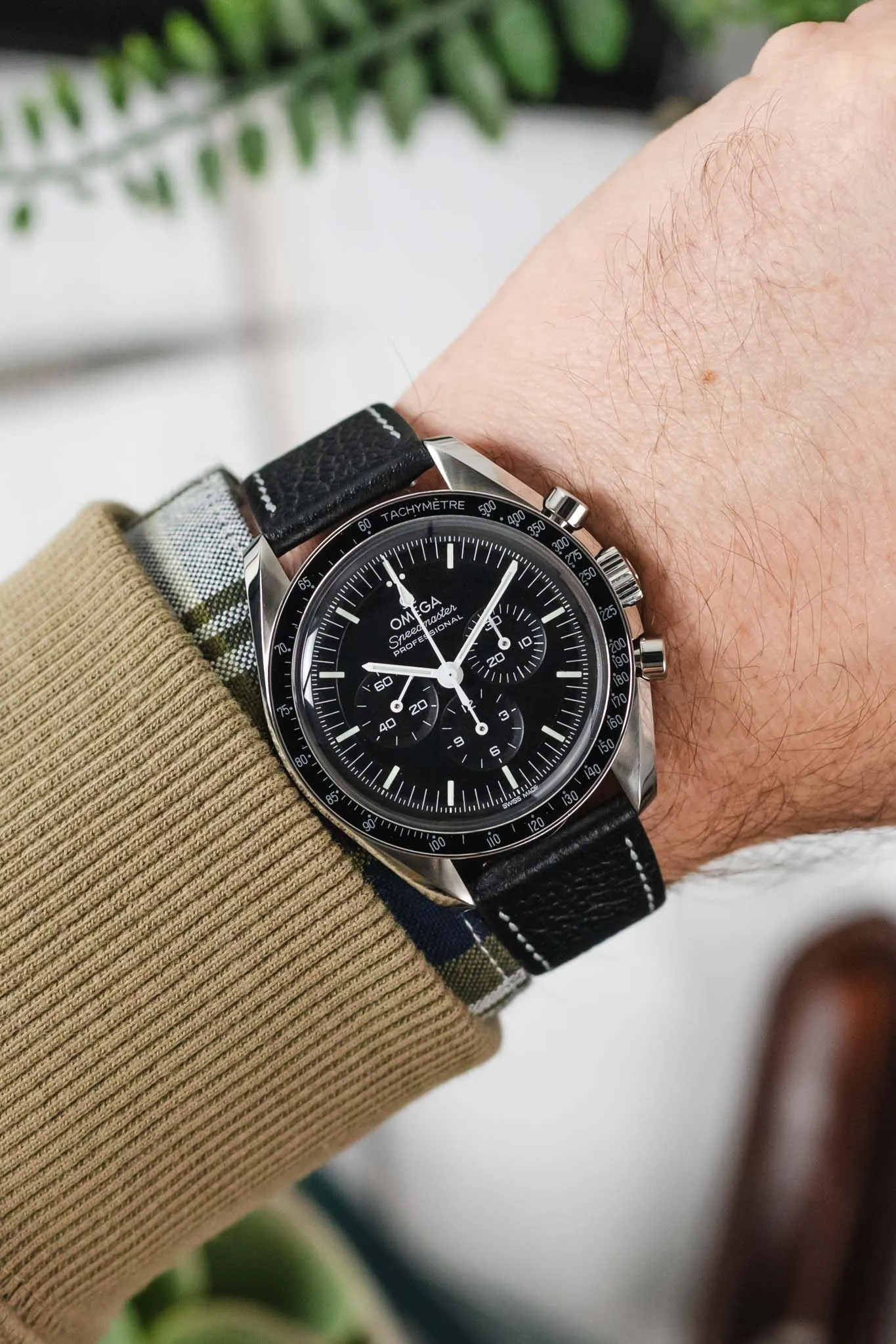Hirsch BOLOGNA Quick-Release French-Style Textured Leather Watch Strap in BLACK