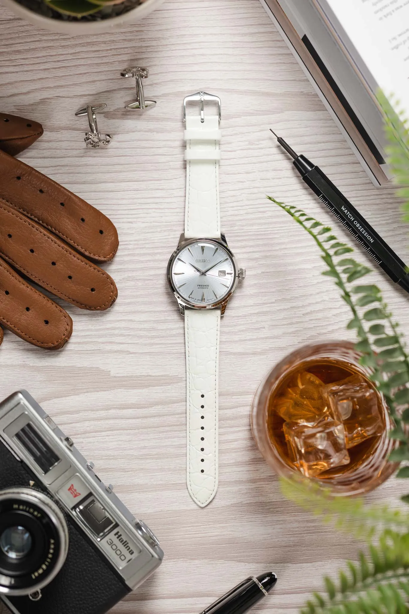 Hirsch CROCOGRAIN Crocodile Embossed Leather Watch Strap in WHITE
