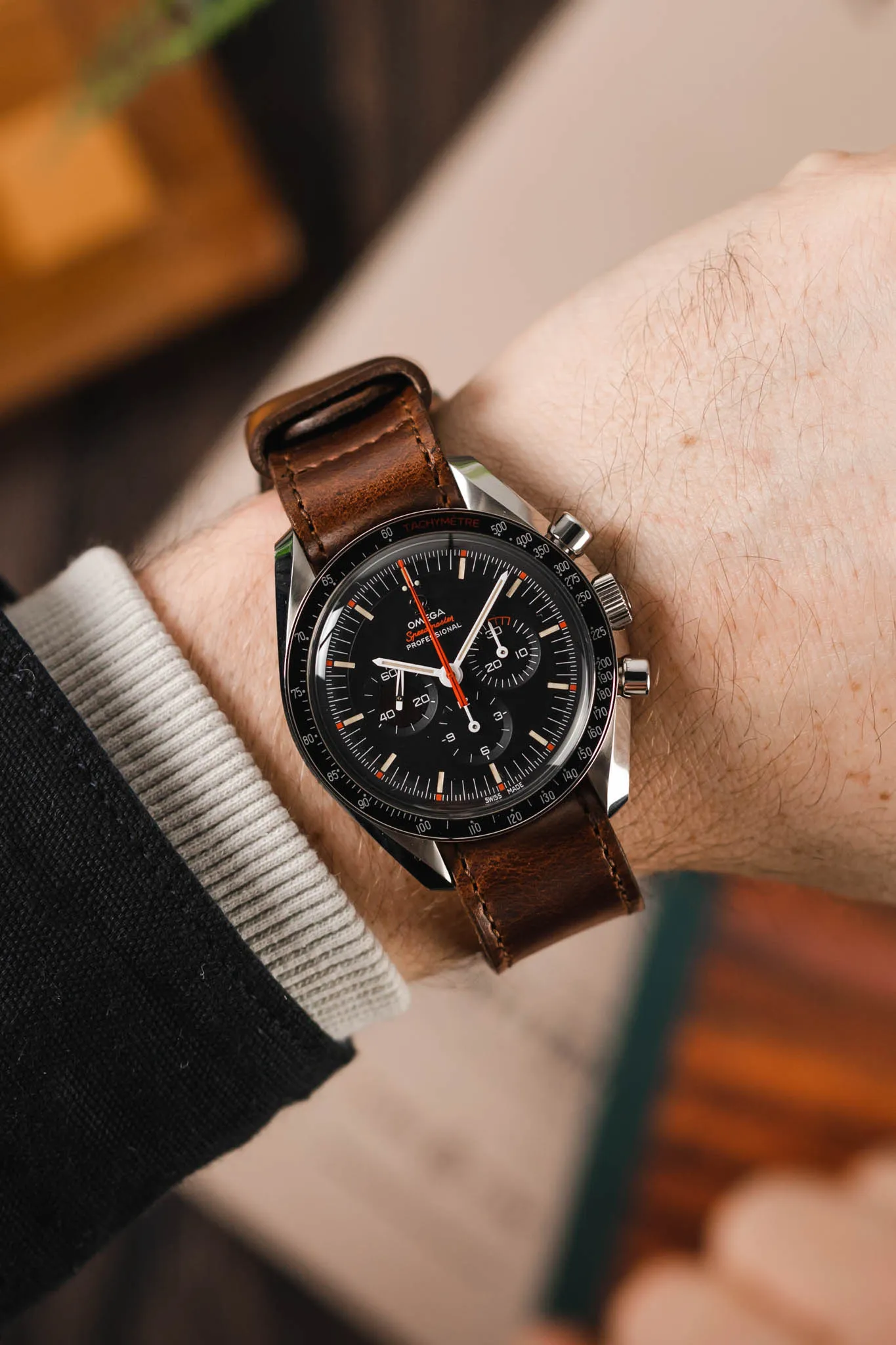 JPM Italian Leather One-Piece Watch Strap in DISTRESSED BROWN with Single Leather Keeper