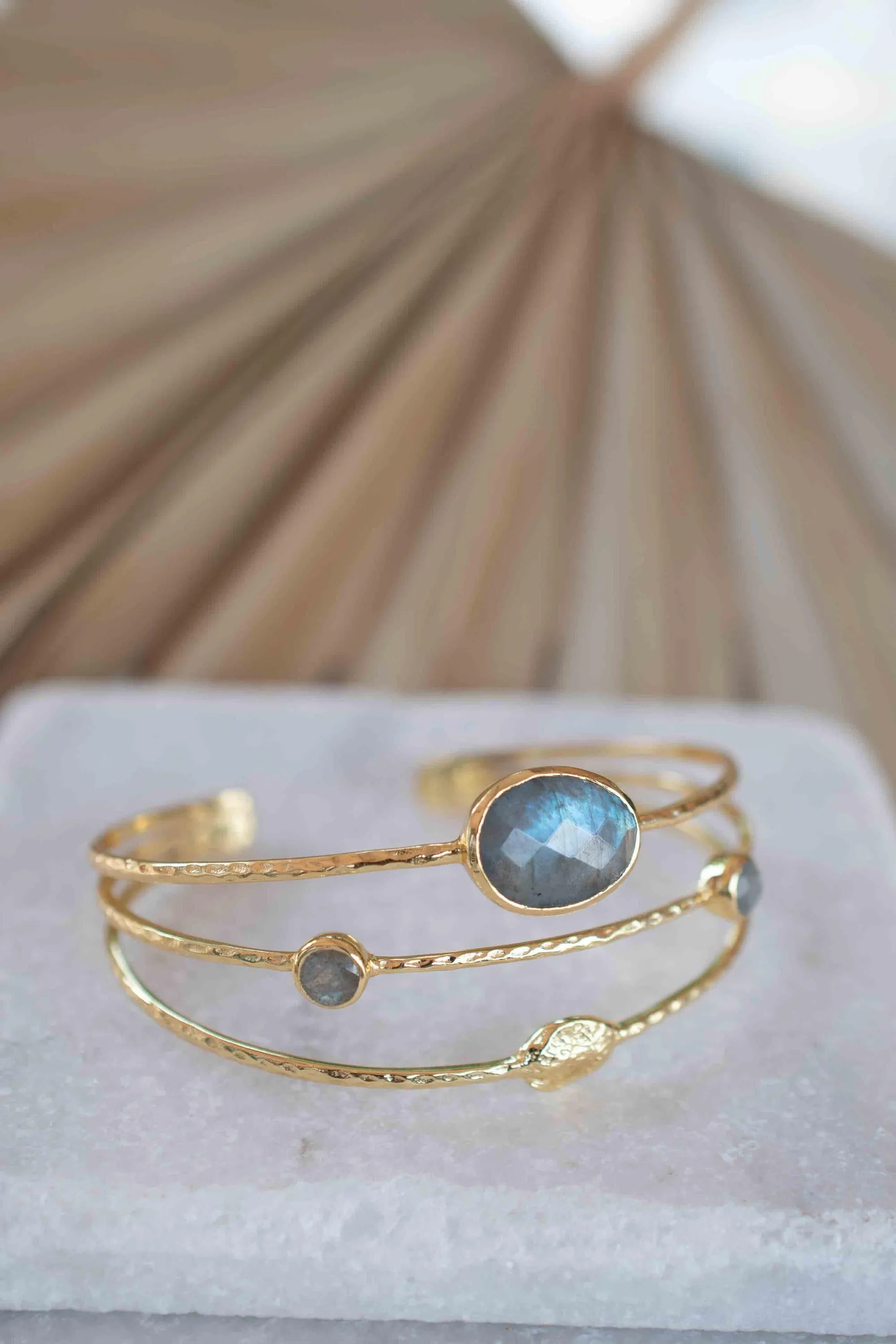 Labradorite ~ Adjustable Bracelet ~ Gold Plated 18k ~ MB050
