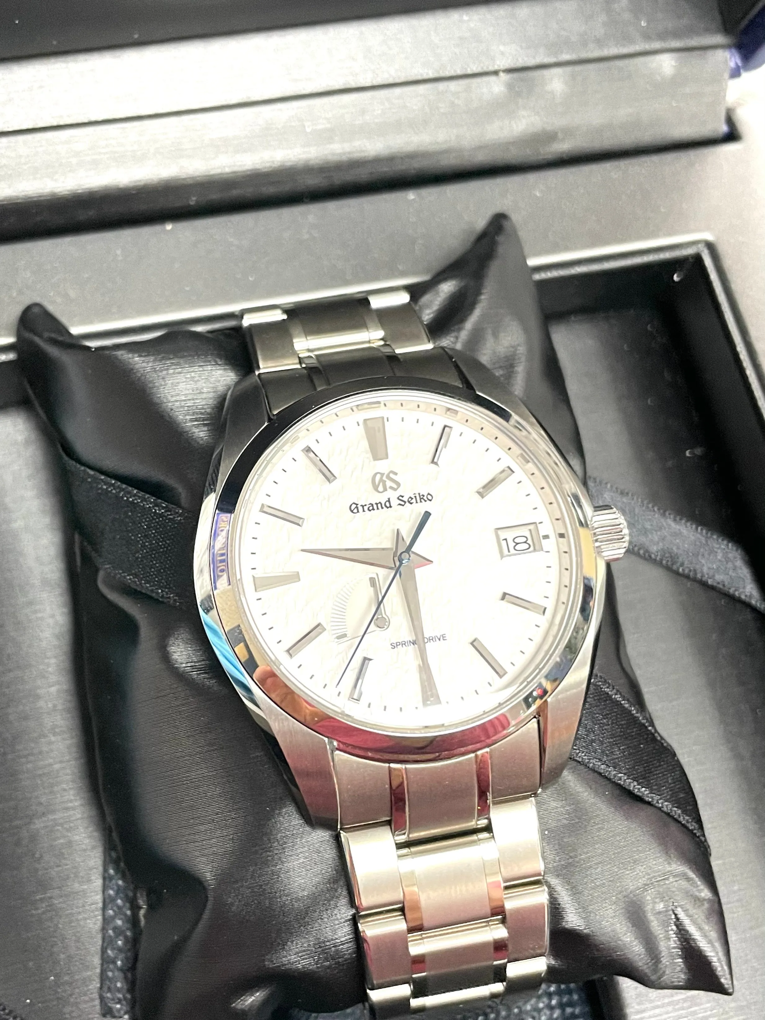 LNIB Seiko GS Grand Seiko 42mm Titanium White Snowflake Automatic SBGA211