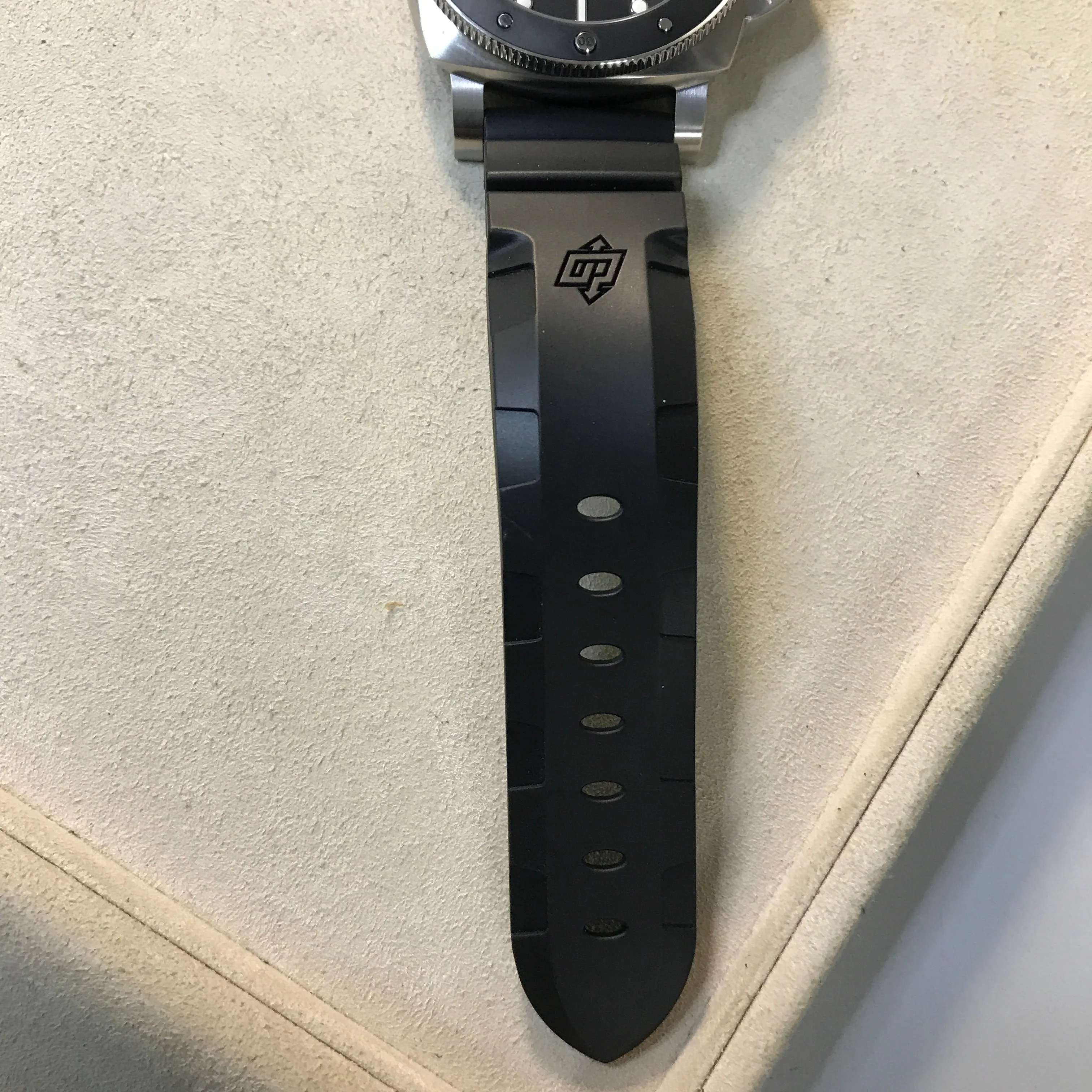 Luminor Submersible Automatic (PAM00683)