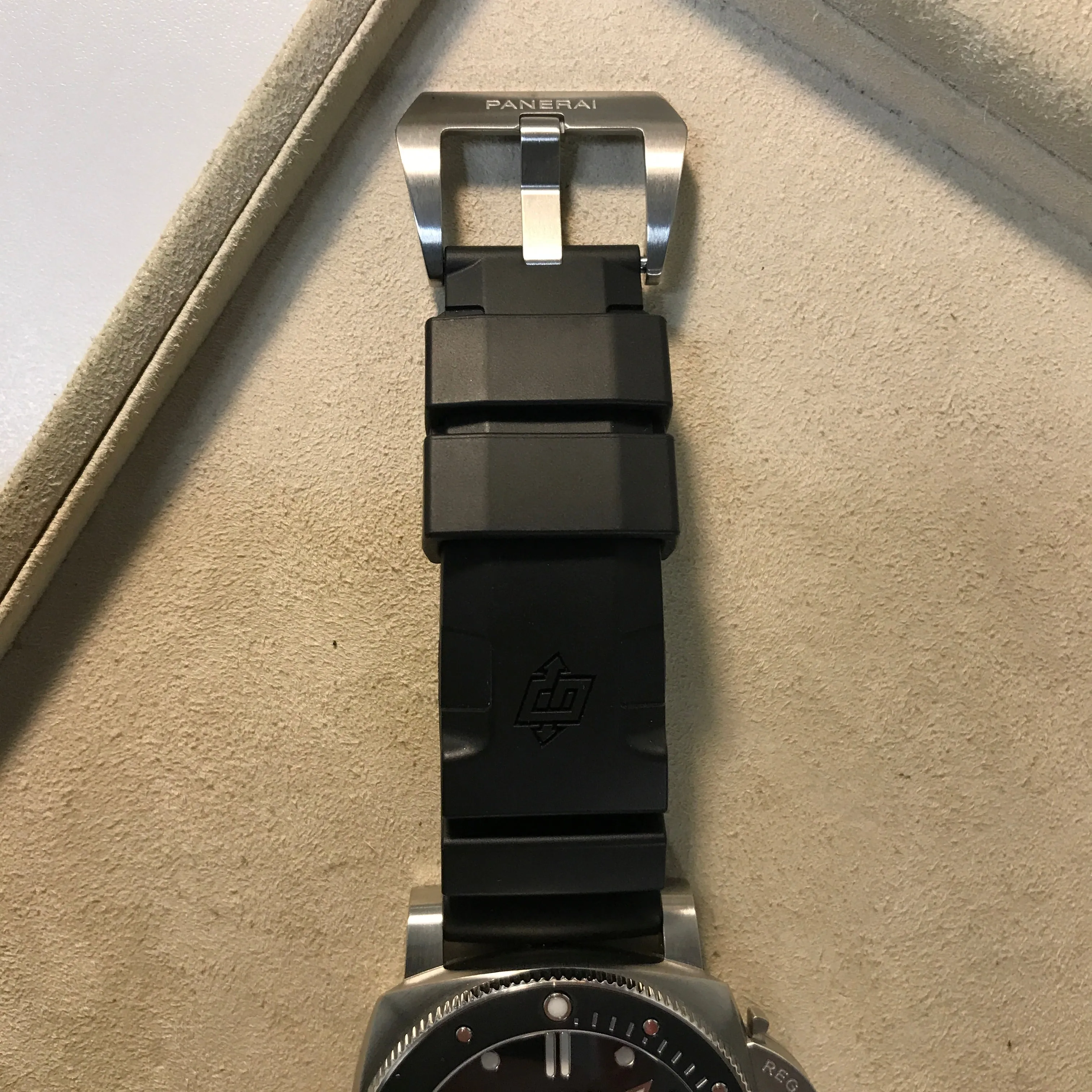 Luminor Submersible Automatic (PAM00683)