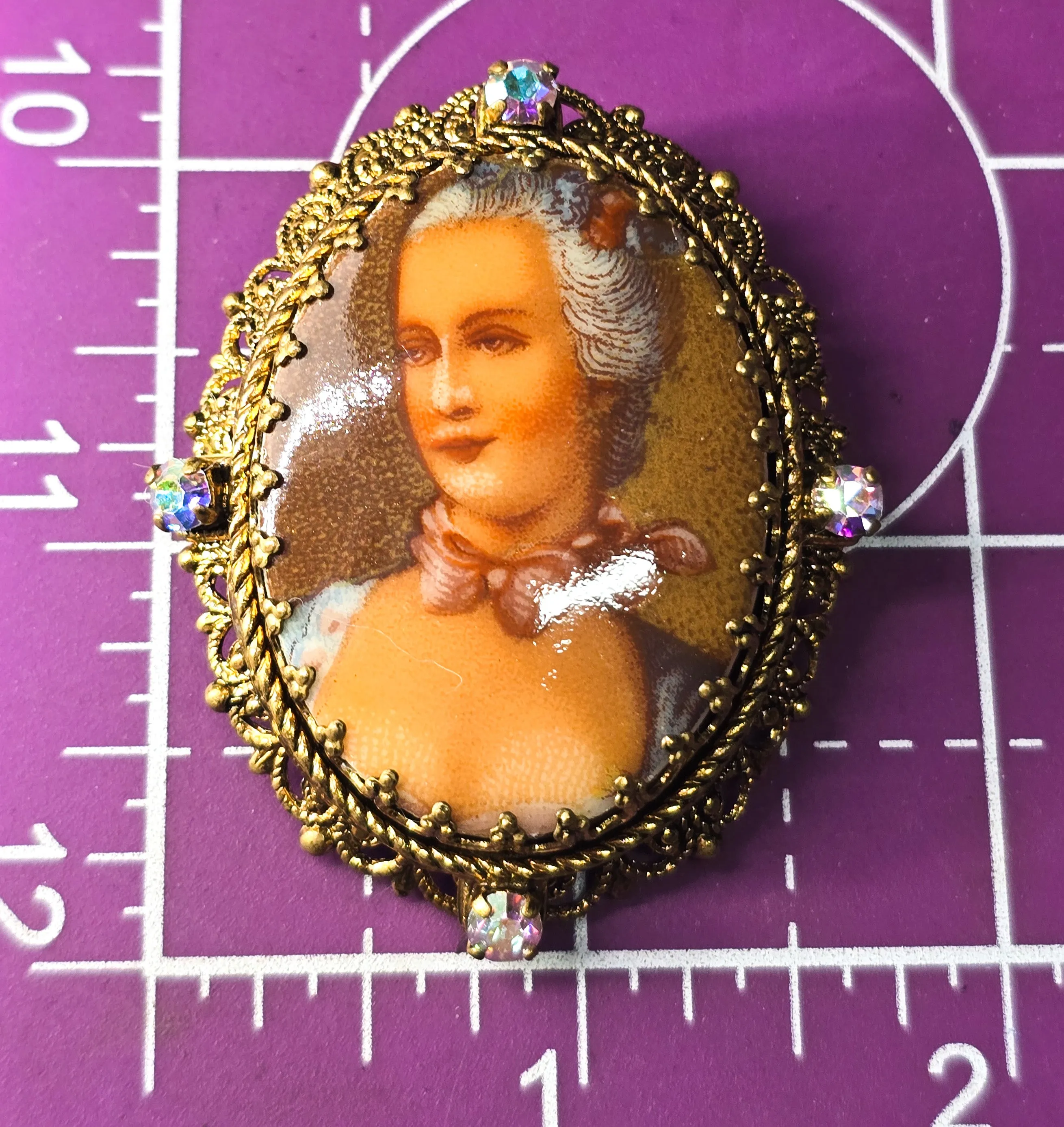 Marie Antionette Aurora Borealis rhinestone Western Germany vintage cameo brooch