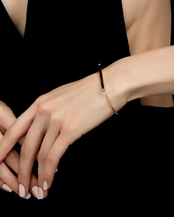 Minimalist Dainty Gold Bar Bracelet