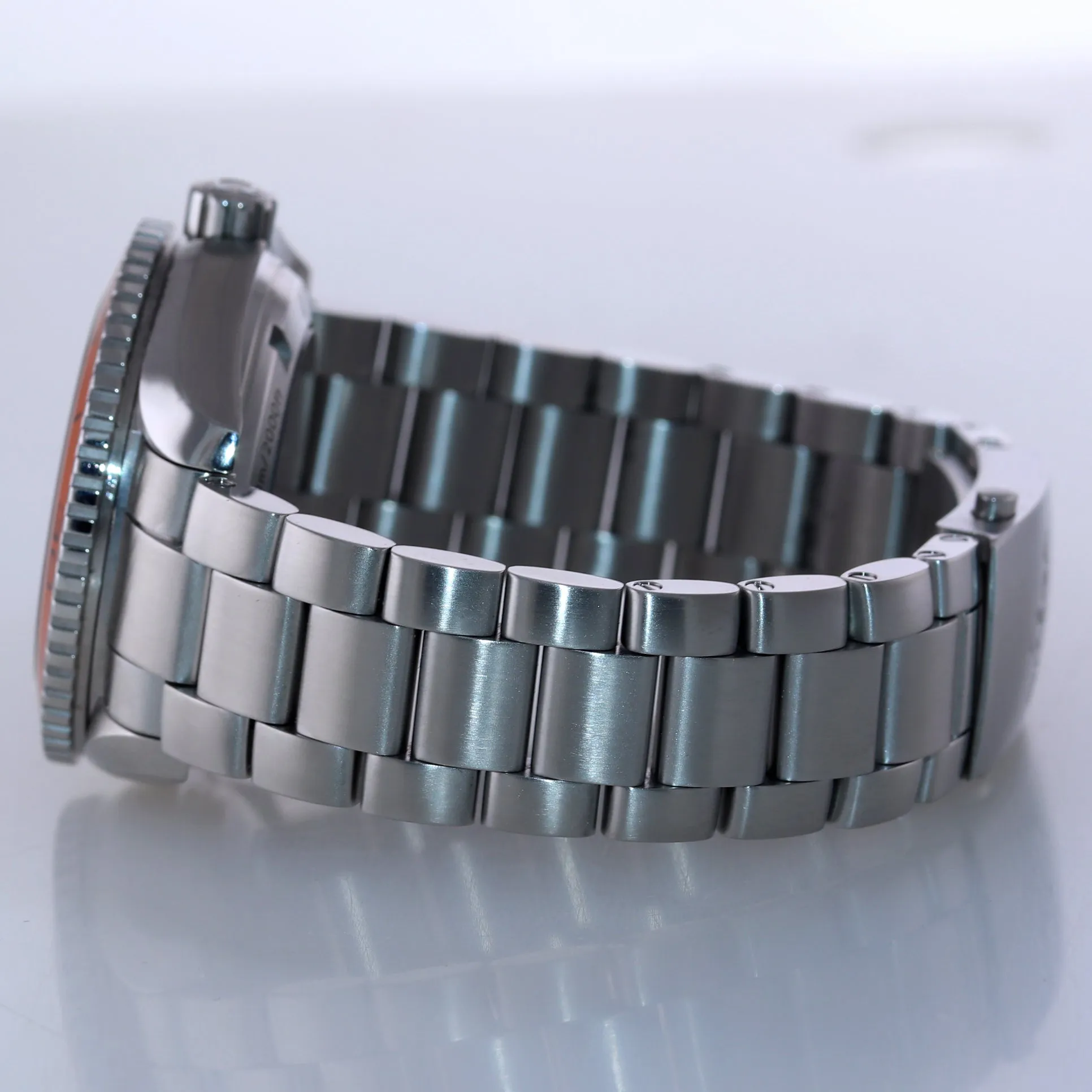 MINT Omega Seamaster Planet Ocean Orange 42mm 600M 232.30.42.21.01.002 Watch