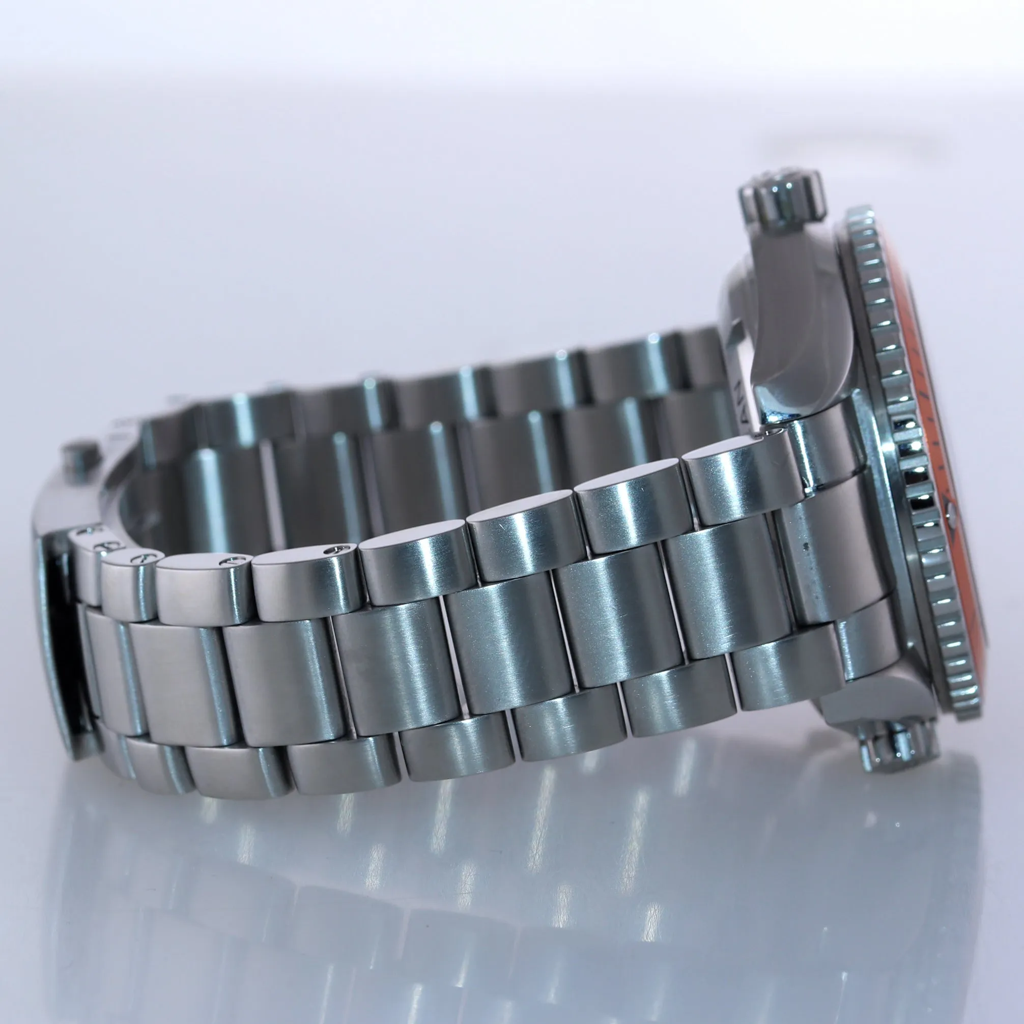 MINT Omega Seamaster Planet Ocean Orange 42mm 600M 232.30.42.21.01.002 Watch