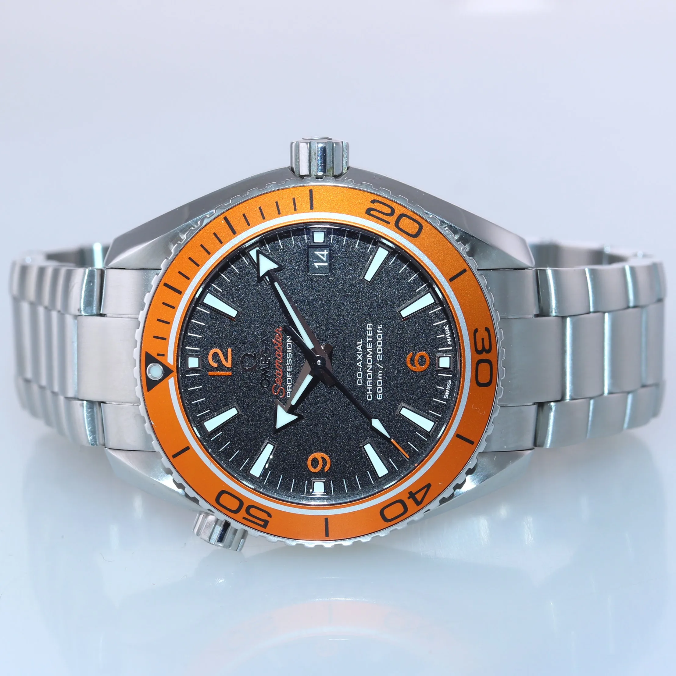 MINT Omega Seamaster Planet Ocean Orange 42mm 600M 232.30.42.21.01.002 Watch
