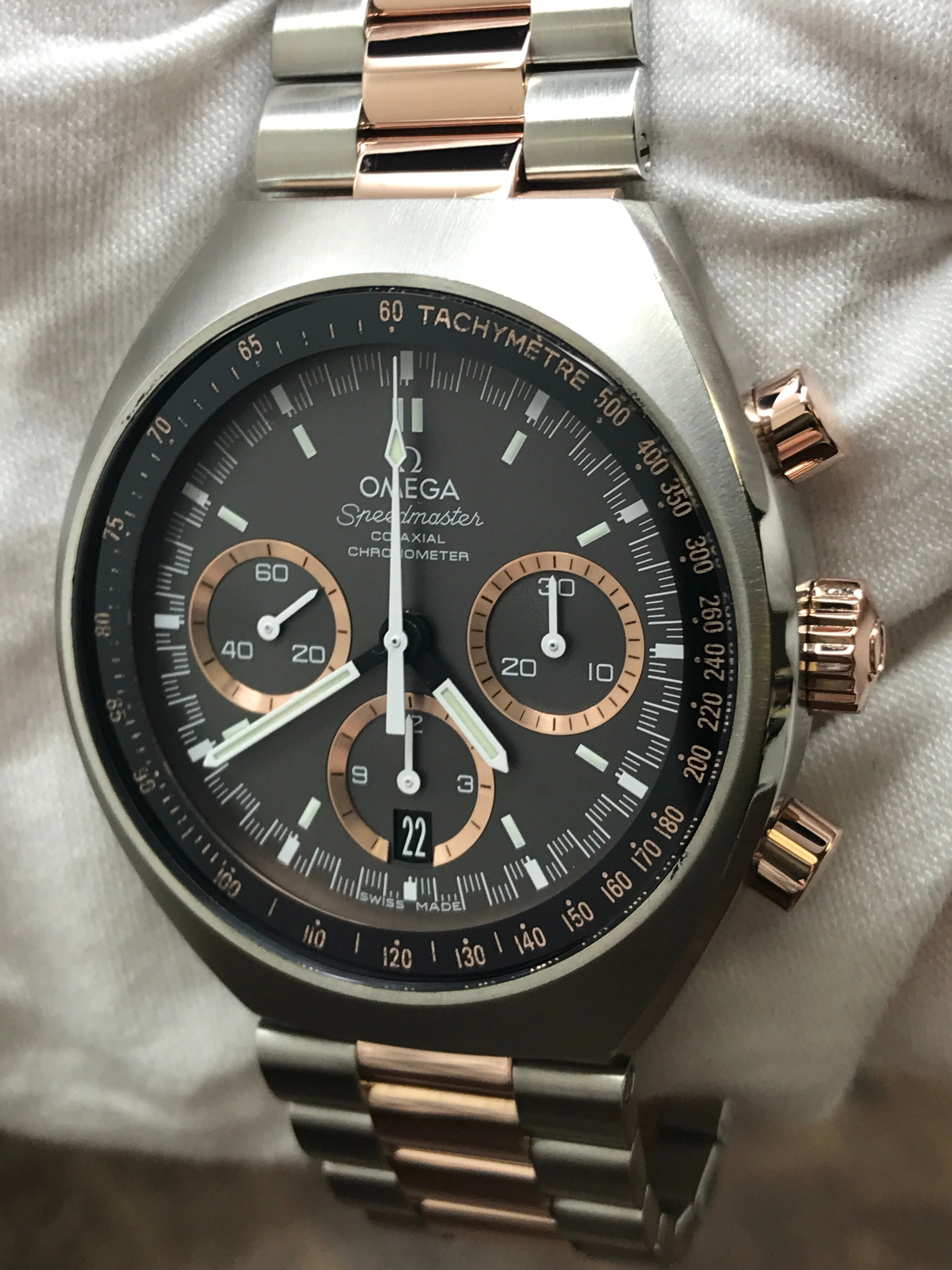 Omega Speedmaster Mark II 327.20.43.50.01.001 Black & Gold Dial Automatic Men's Watch