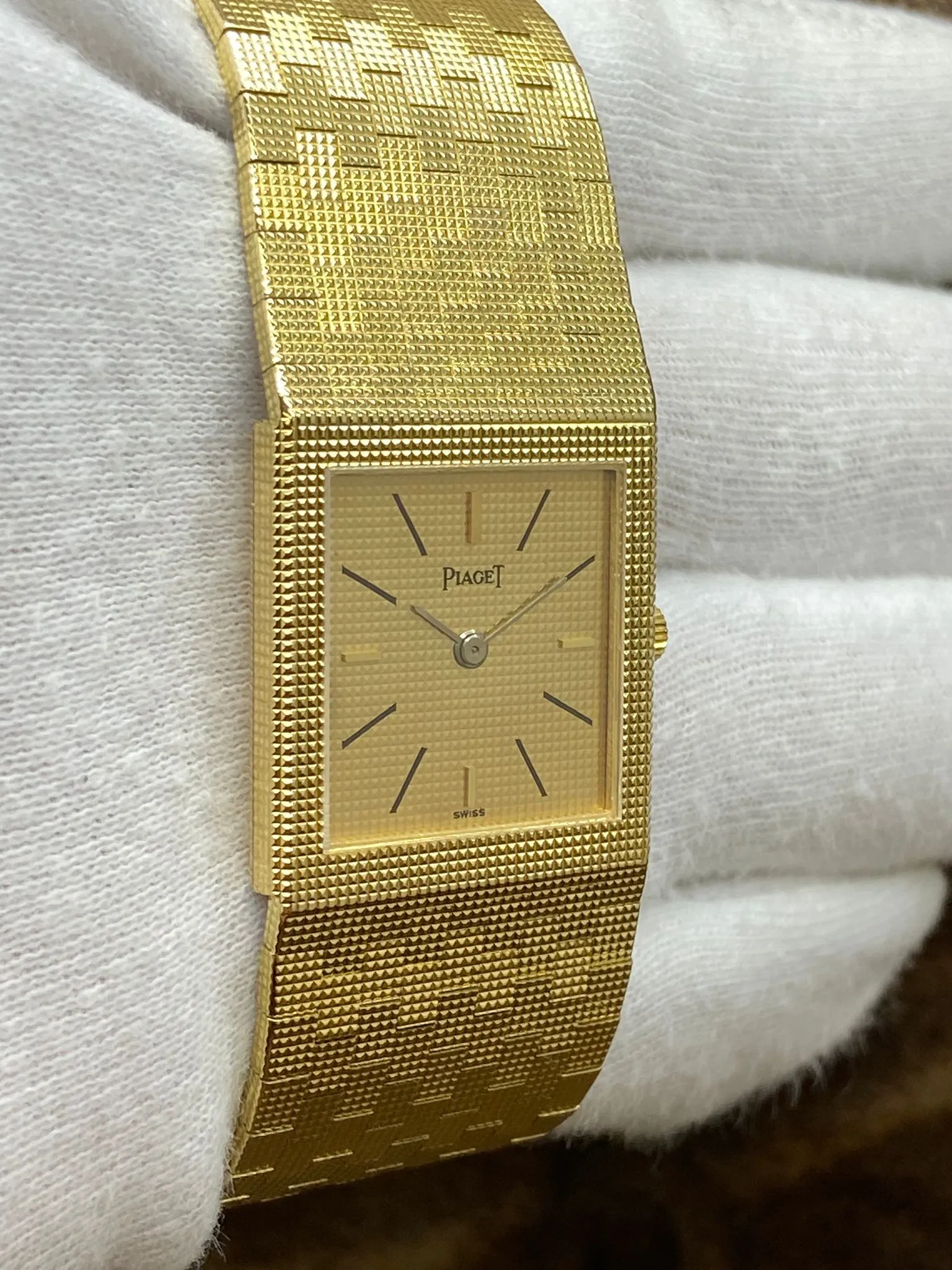 Piaget Polo 18K Yellow Gold 9131 C4 Champagne Dial Manual Wind Watch