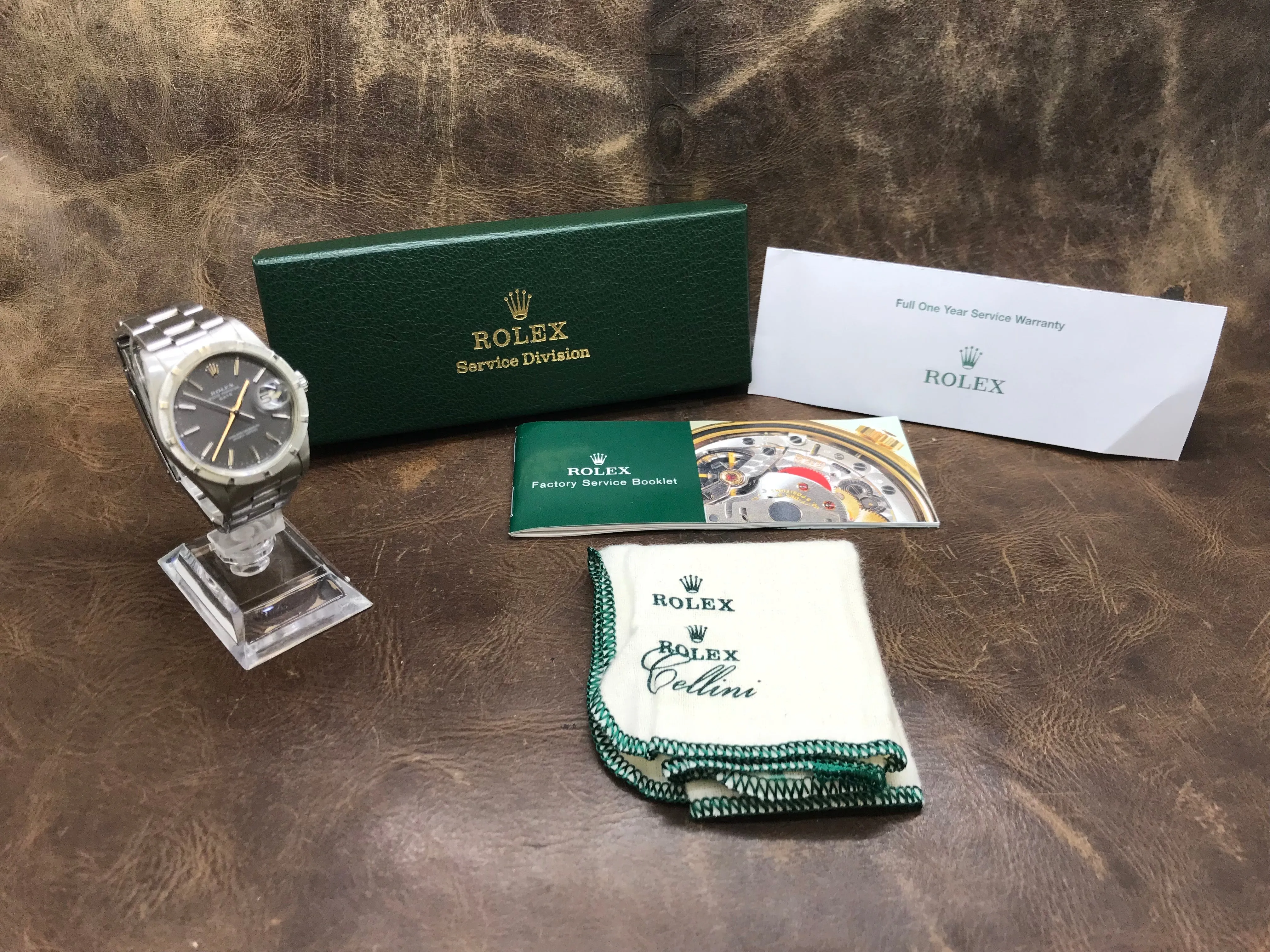 Rolex Oyster Perpetual Date 34mm 15210 Silver Dial Automatic Watch