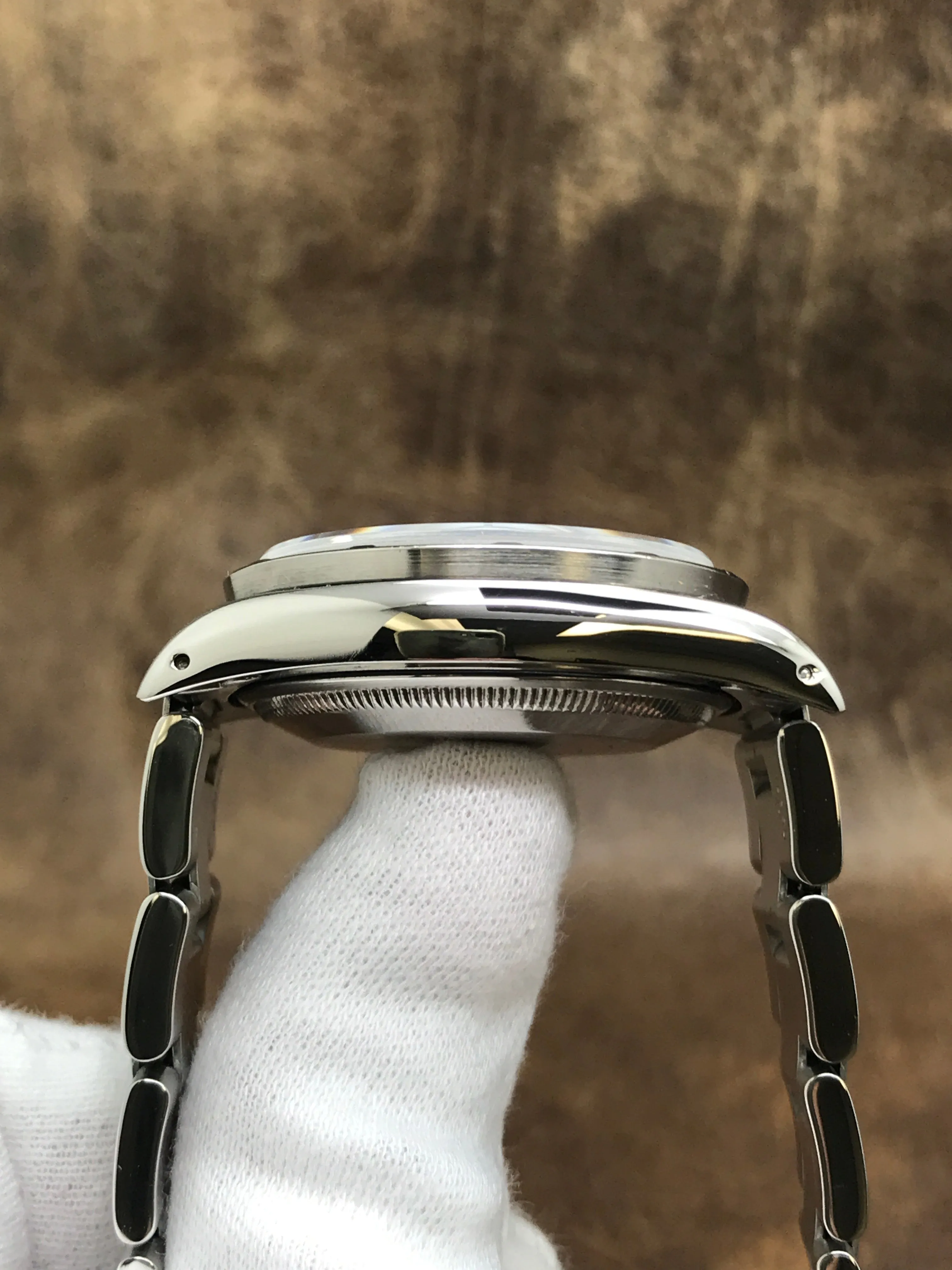 Rolex Oyster Perpetual Date 34mm 15210 Silver Dial Automatic Watch