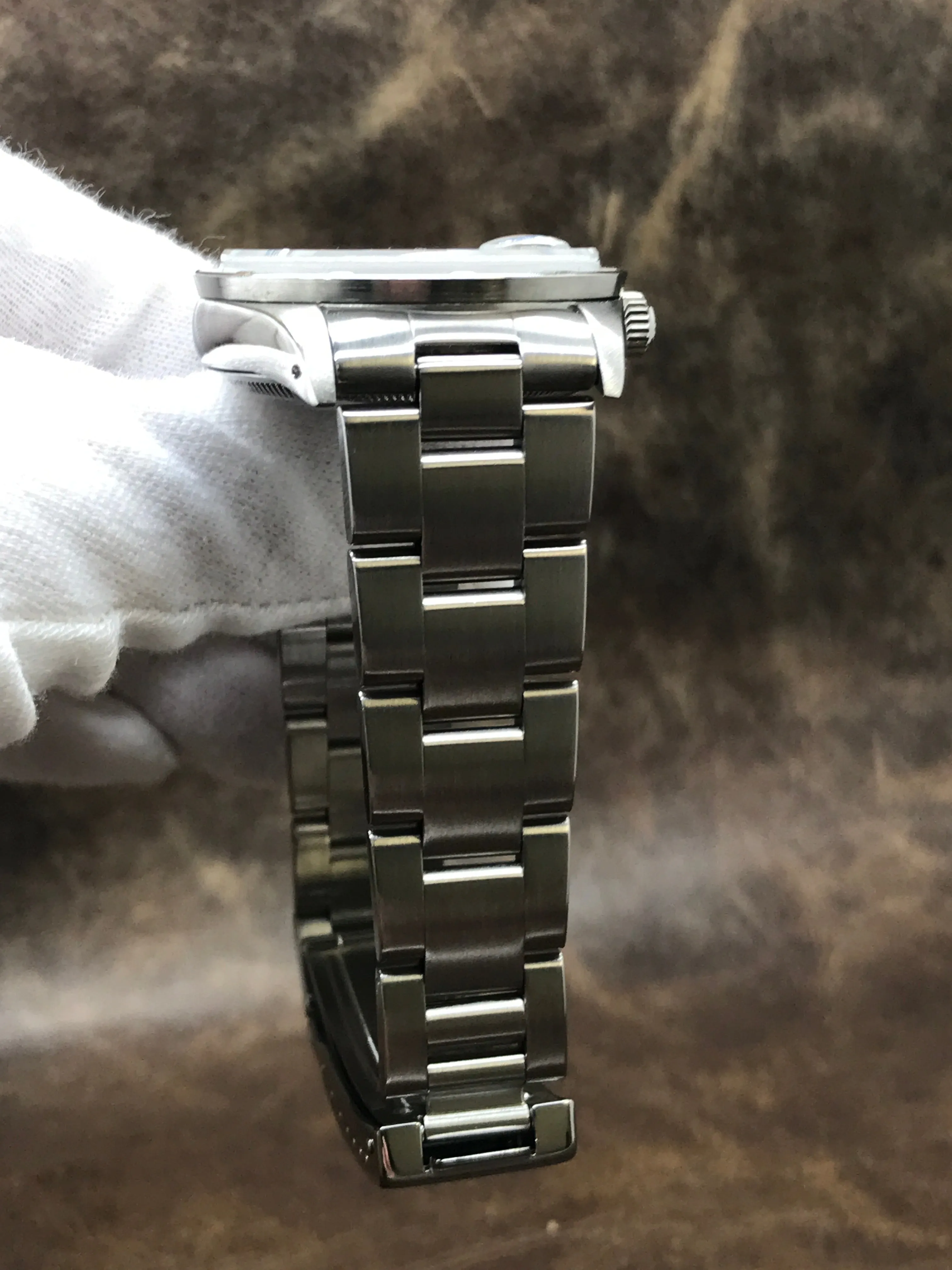 Rolex Oyster Perpetual Date 34mm 15210 Silver Dial Automatic Watch