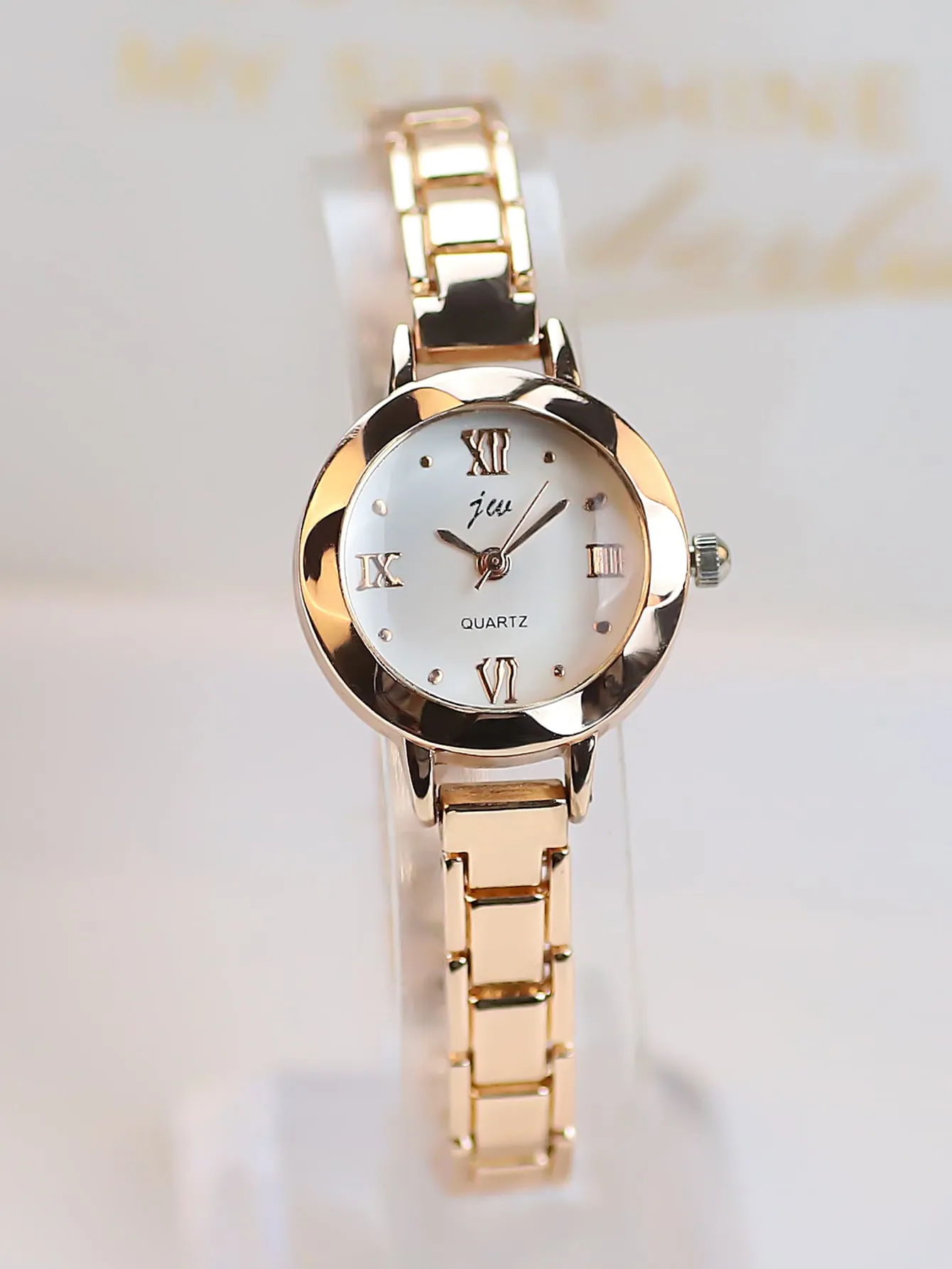 Round Pointer Quartz Watch - White