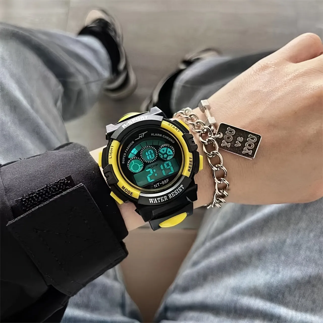 Sport Digital Watch, Alarm Clock, Timer, Calendar, Day Of The Day Wrist Watch, FS