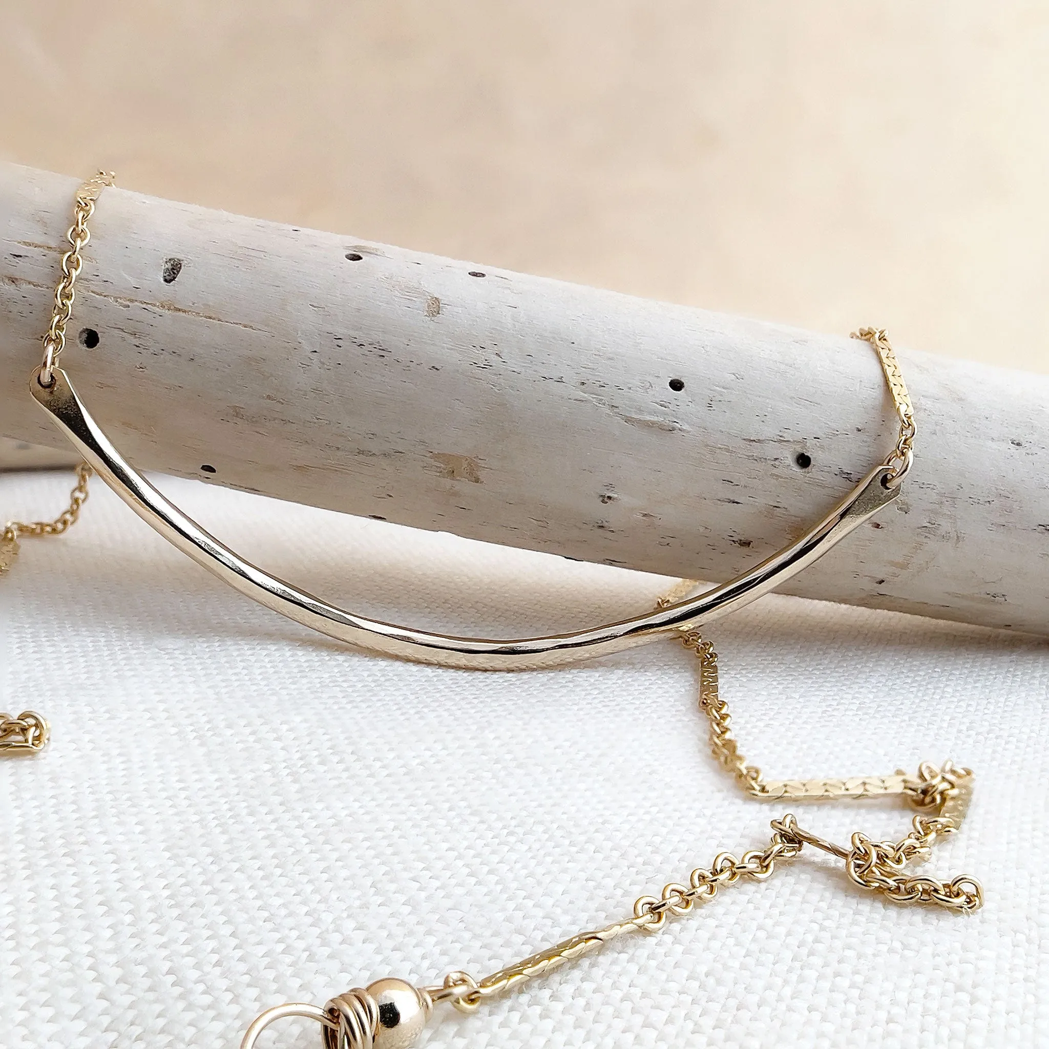 STIX Curved Bar Necklace