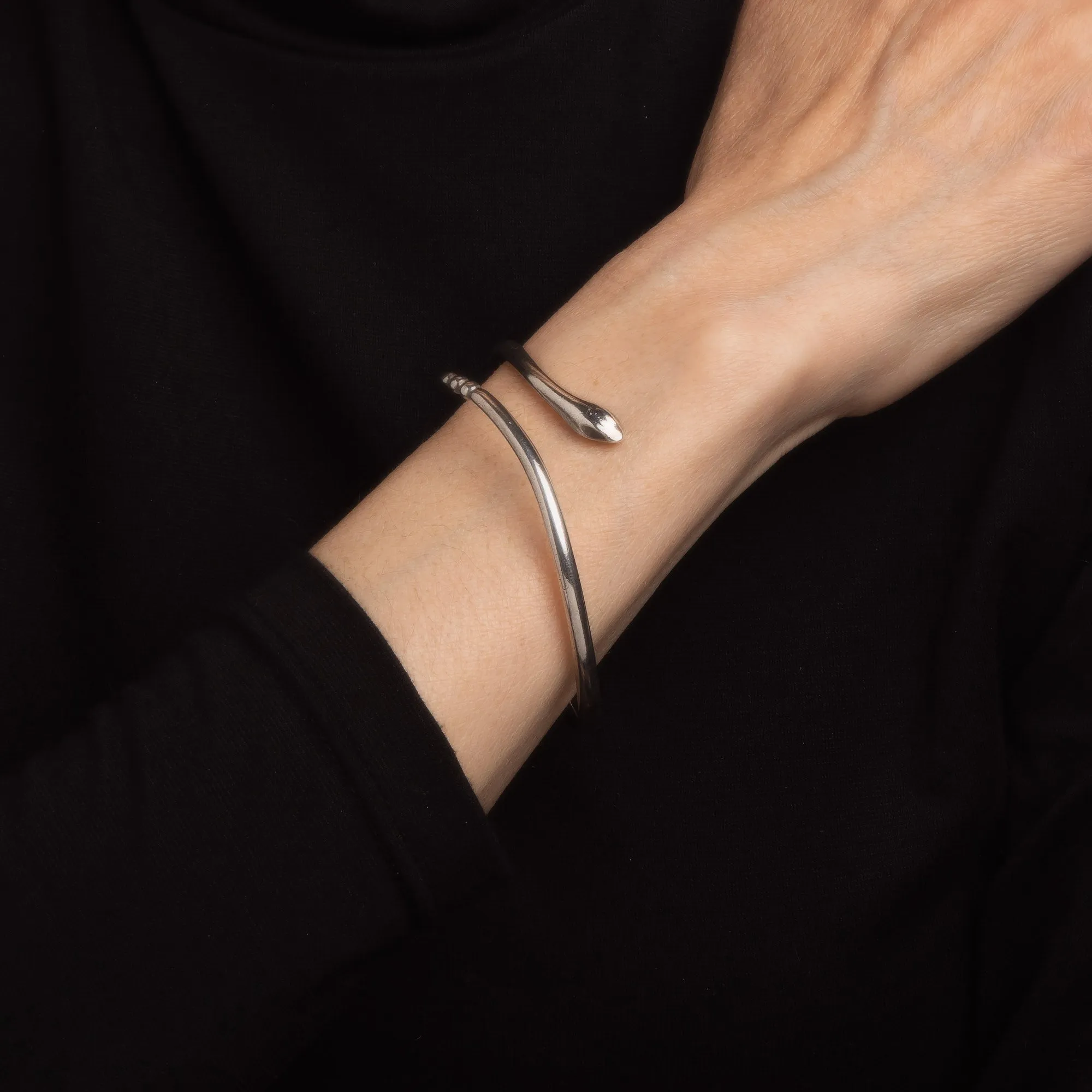 Tiffany & Co Snake Bracelet Elsa Peretti Bangle Sterling Silver Estate Jewelry