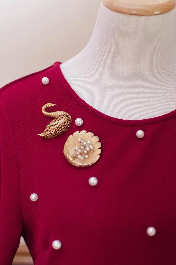 Vintage Gold Swan Brooch with Rhinestones