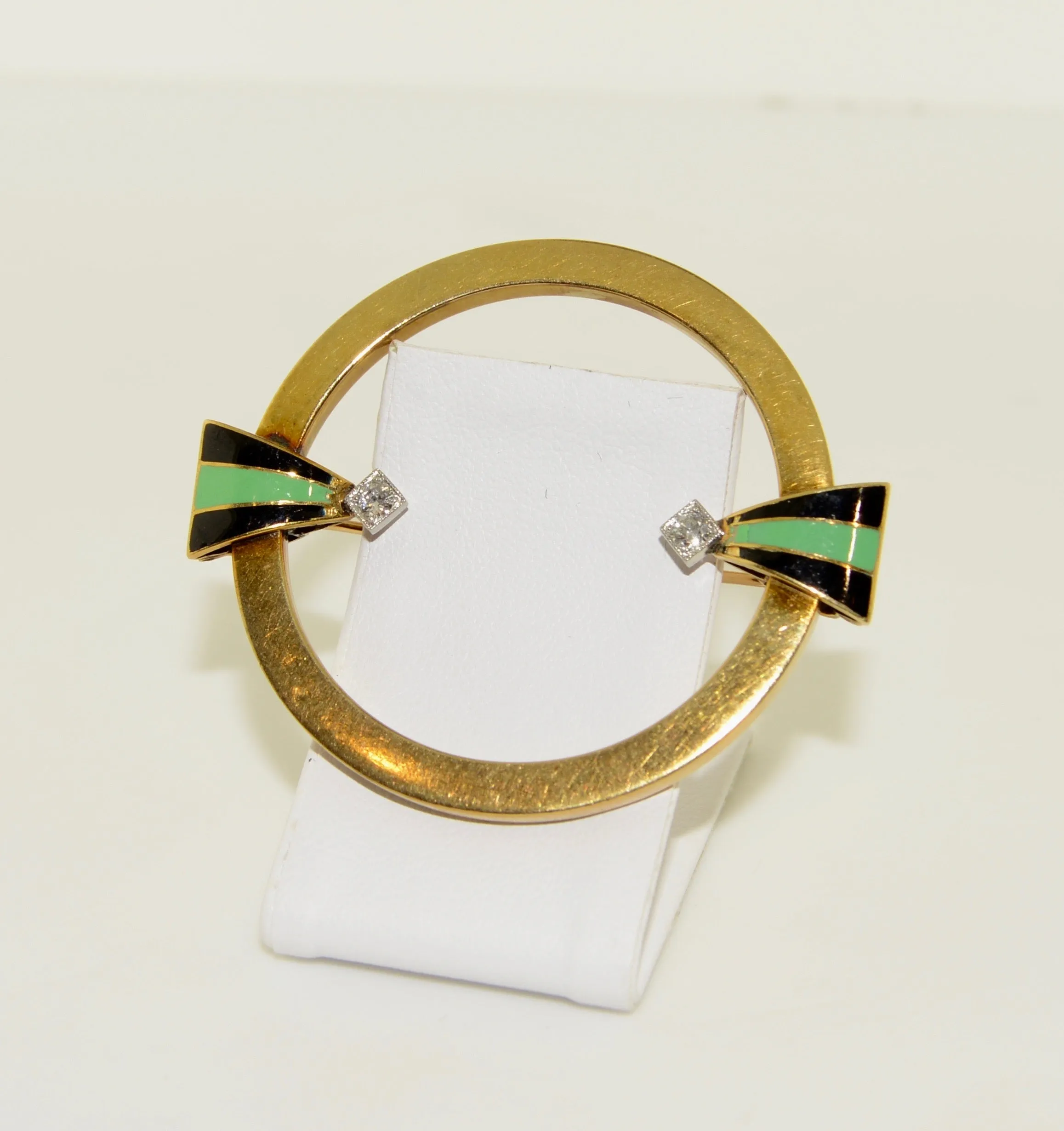 Yellow Gold Round Brooch with Enameling and Diamonds